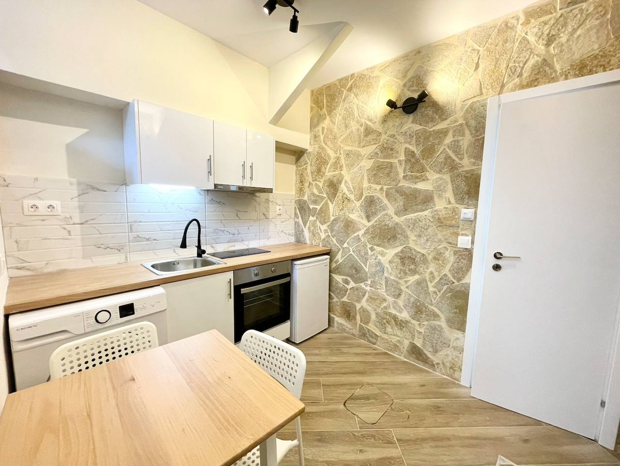 Уютные и элегантные апартаменты с гарантированным доходом, Центральные Афины 2