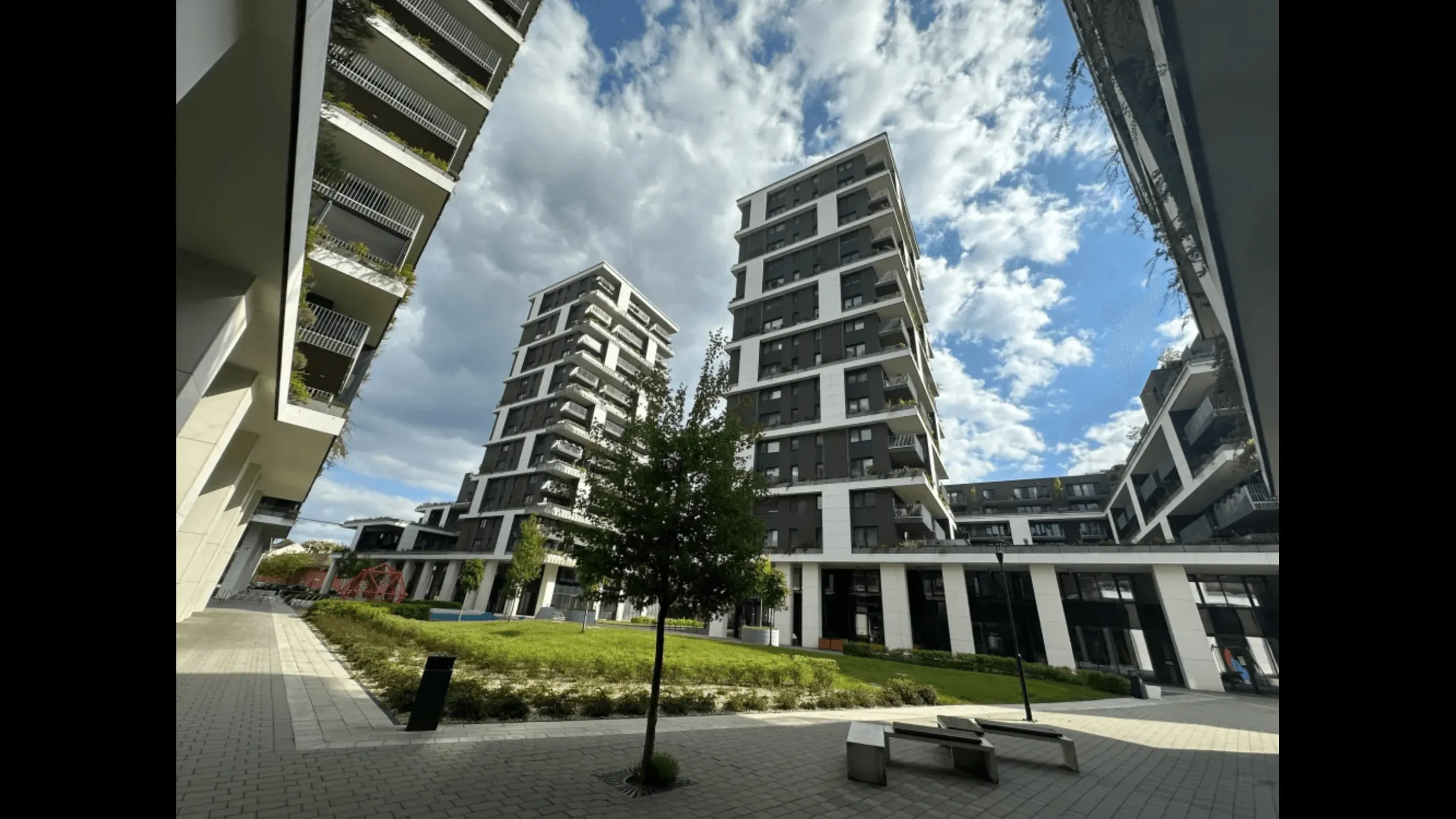 Apartments with 2 bedrooms and large balcony, IV District, Budapest 1