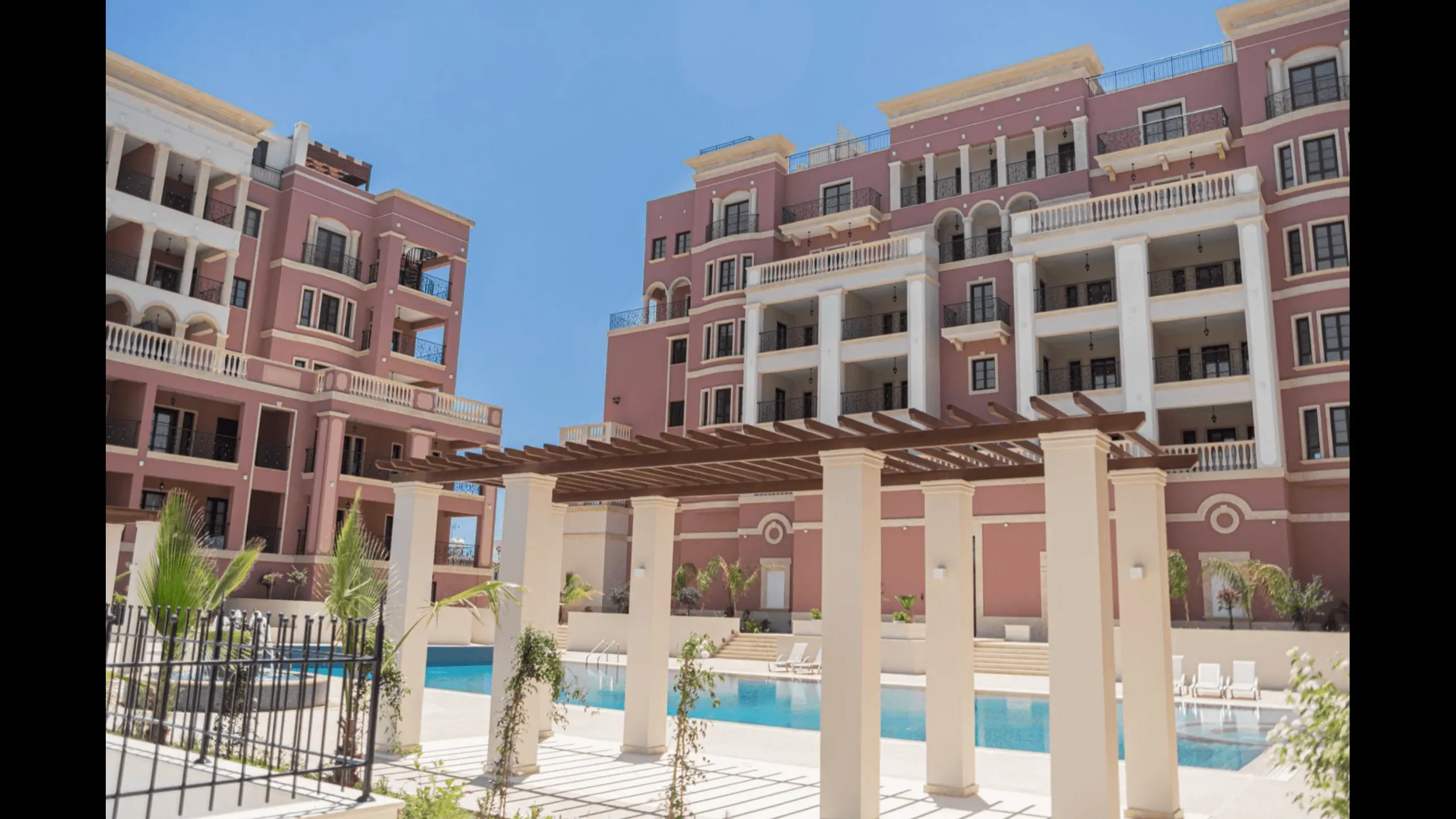 Apartments with 2 bedrooms and penthouse with 3 bedrooms in elite club complex 6