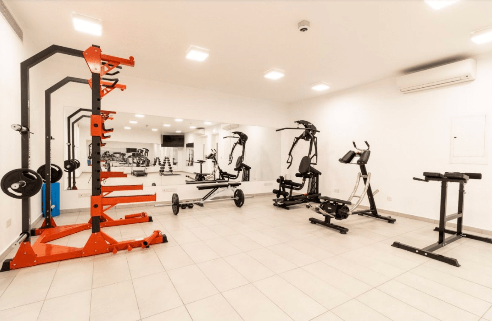 Apartments with 2 bedrooms and penthouse with 3 bedrooms in elite club complex 10