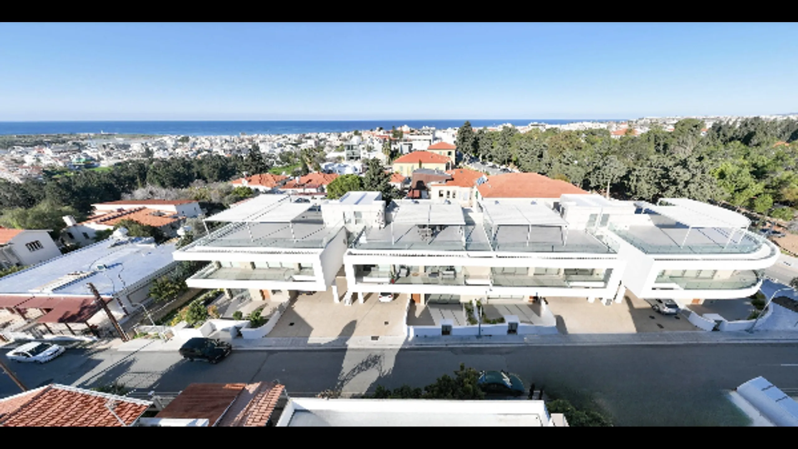 Designer apartments in a picturesque area of Paphos 1