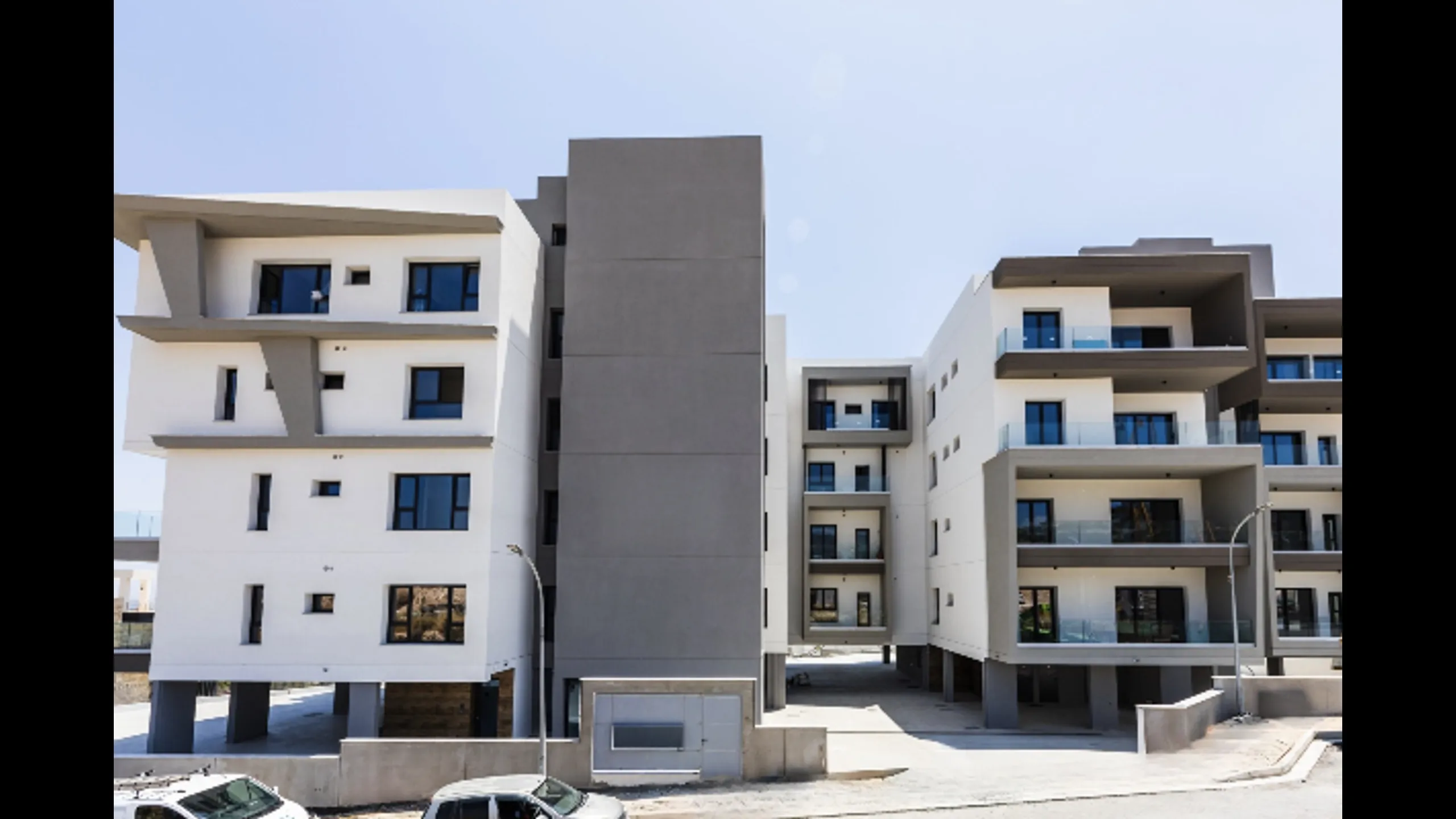 Spacious apartments with sea views in a new residential project 1