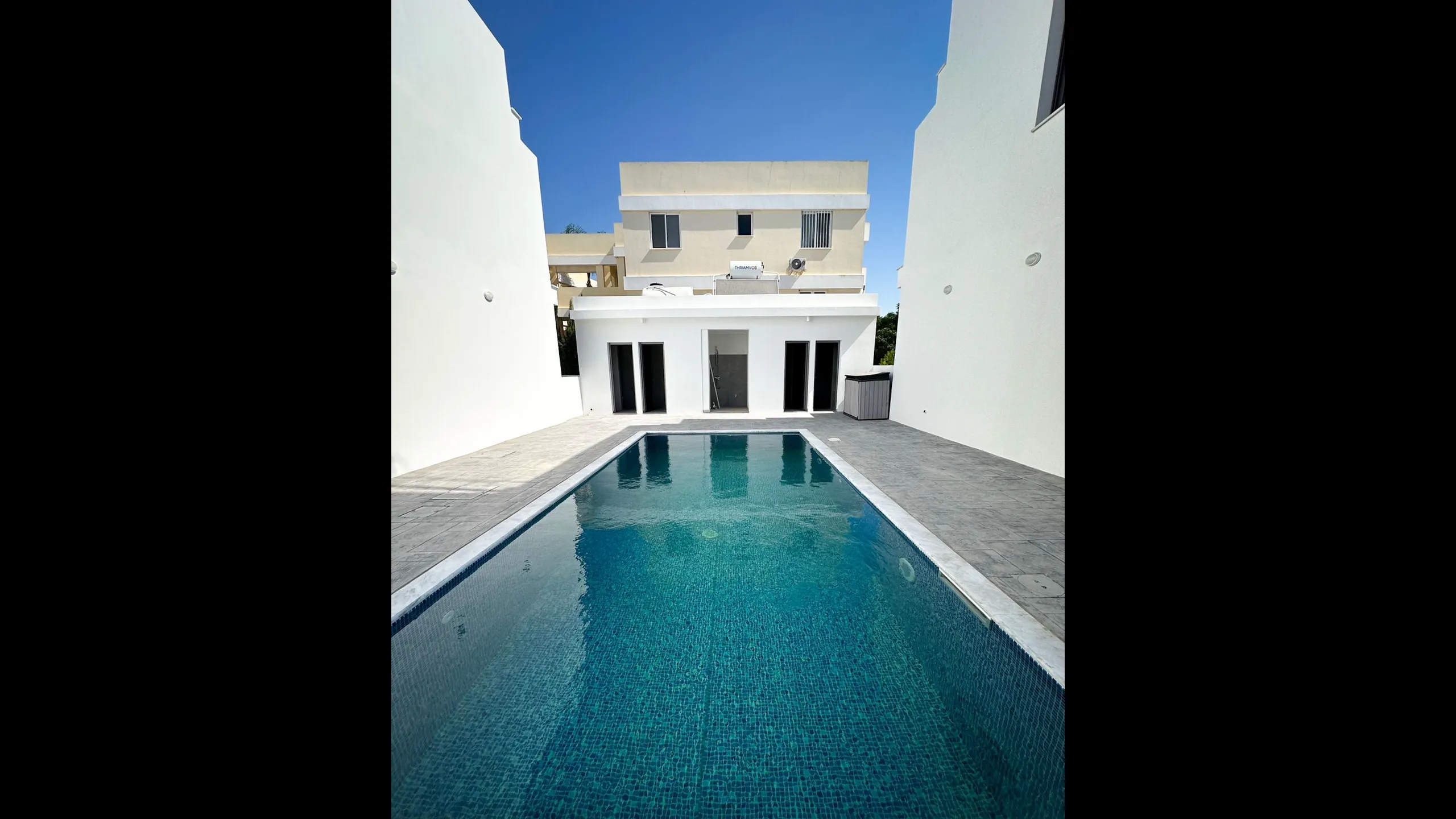 Апартаменты в "зеленом" районе Ларнаки 1