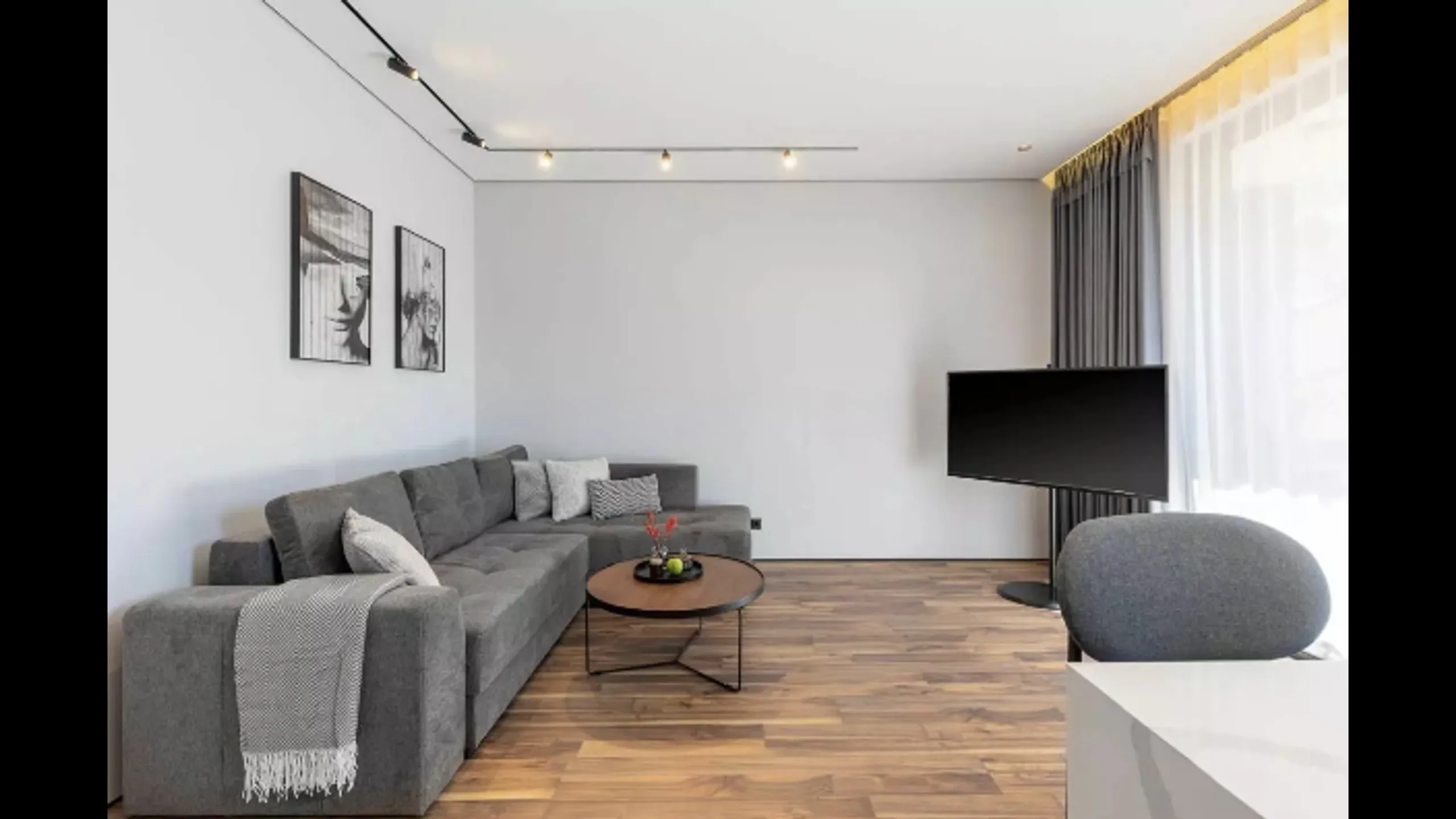Apartments with designer features and 1 bedroom, Lastva Grbaljska, Kotor 1