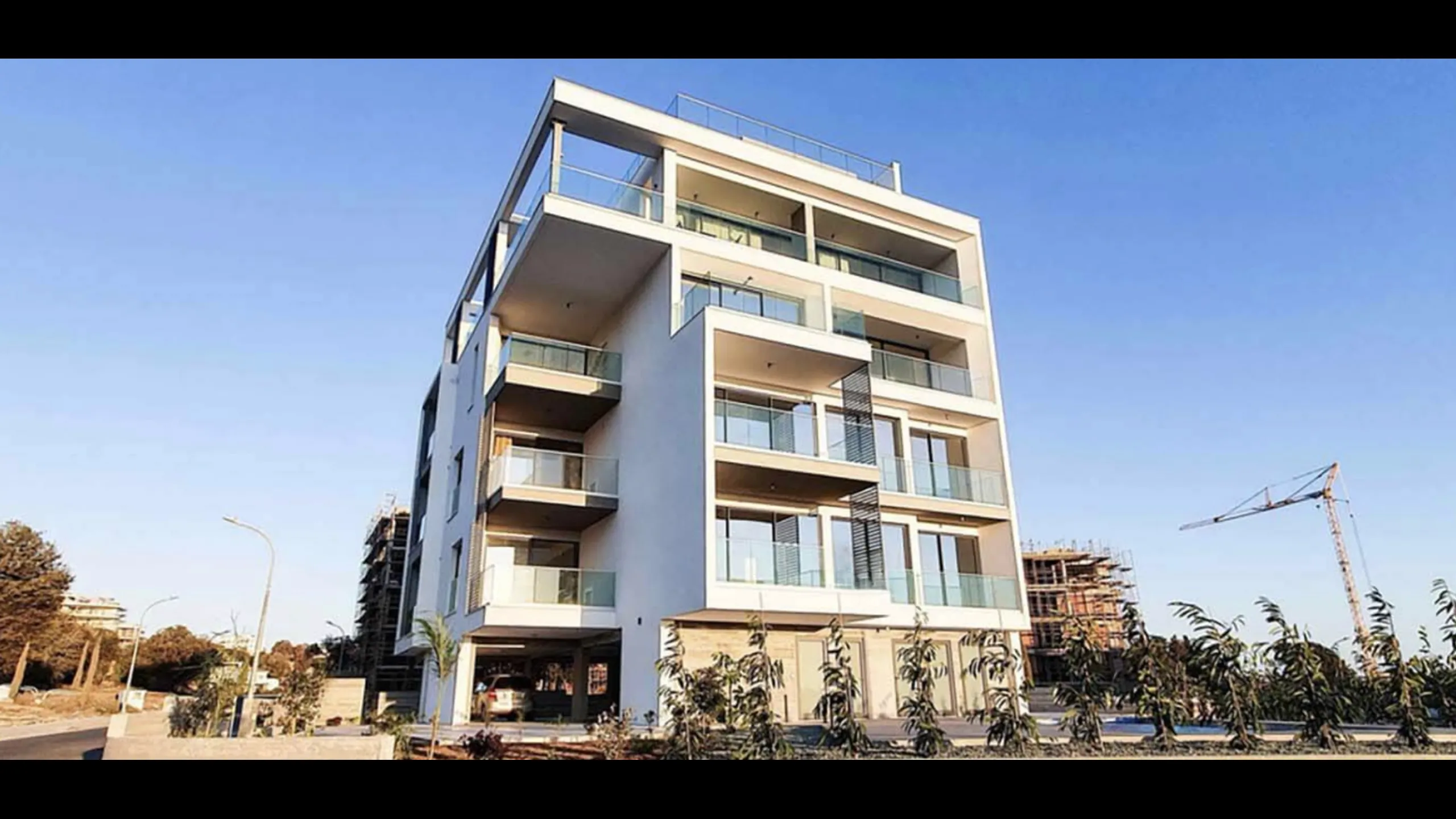 Villas and apartments with sea views in the center of Paphos 2