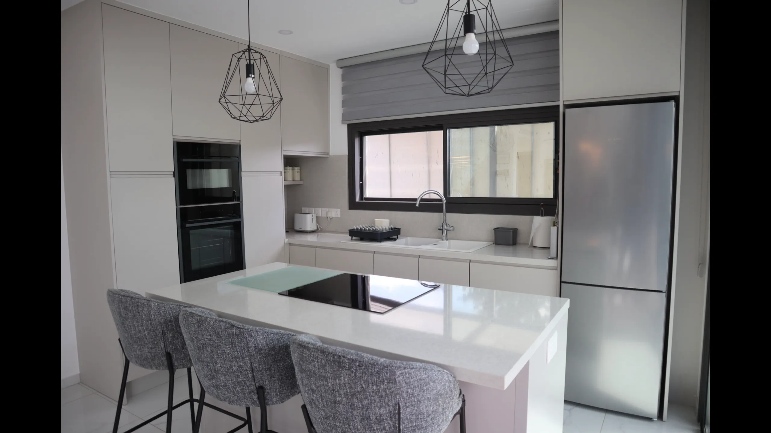 Modern villa with pool in a gated community 19