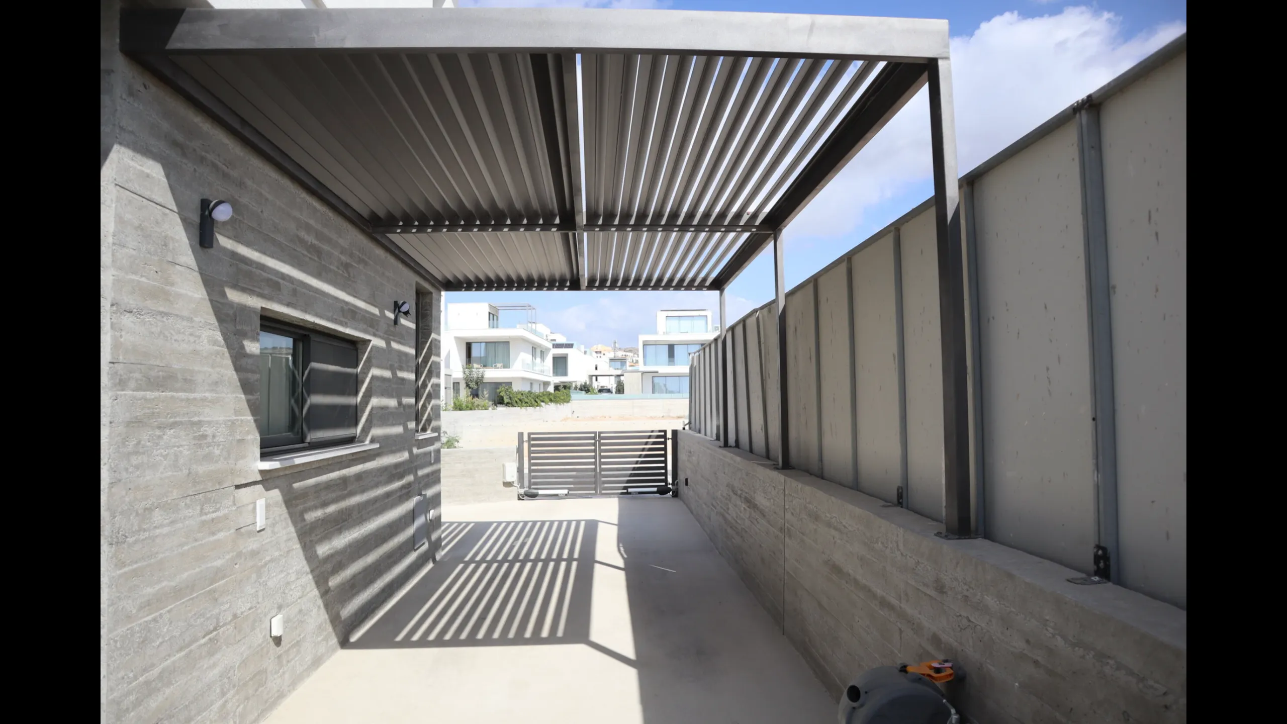 Modern villa with pool in a gated community 29
