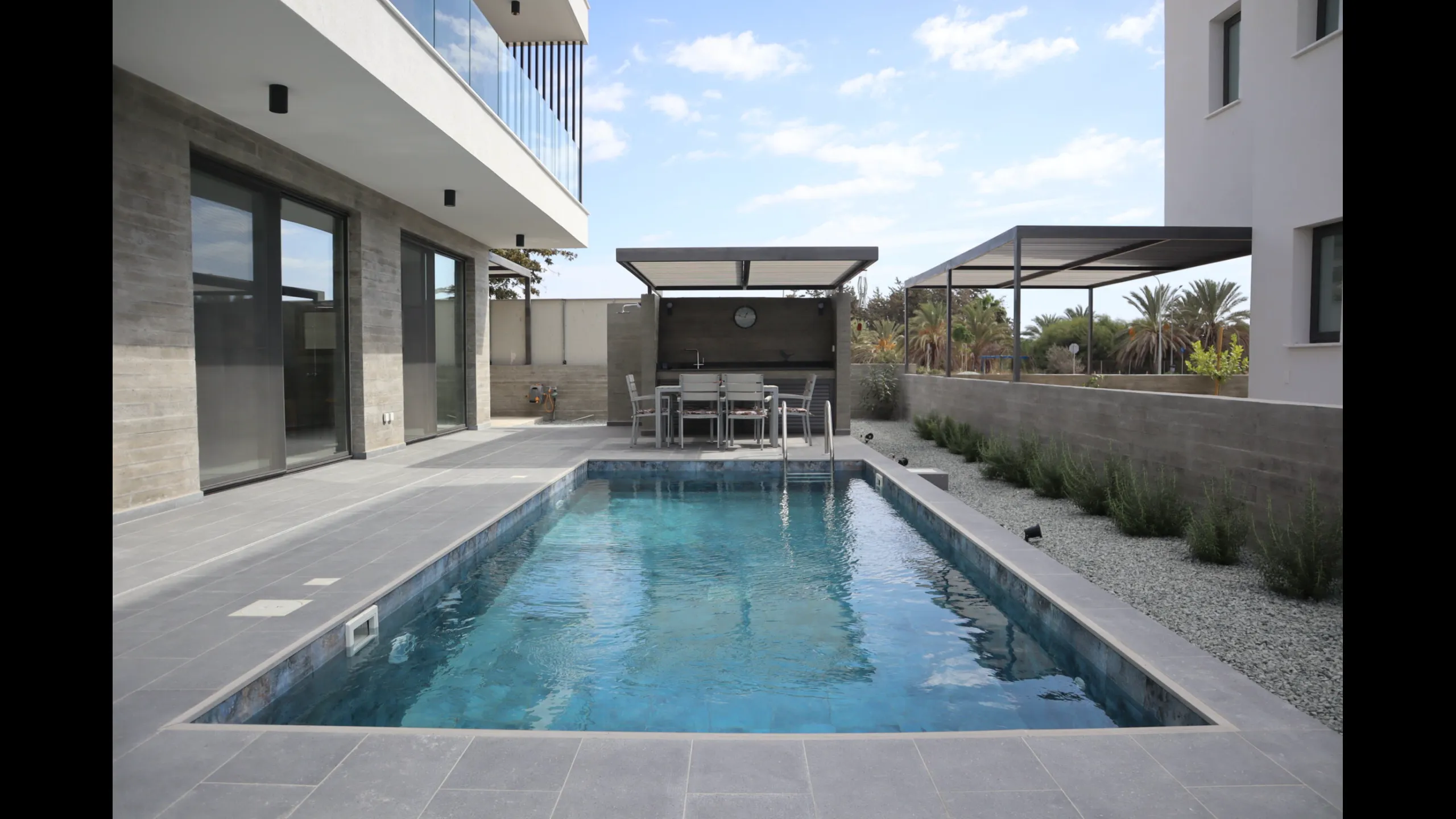 Modern villa with pool in a gated community 2