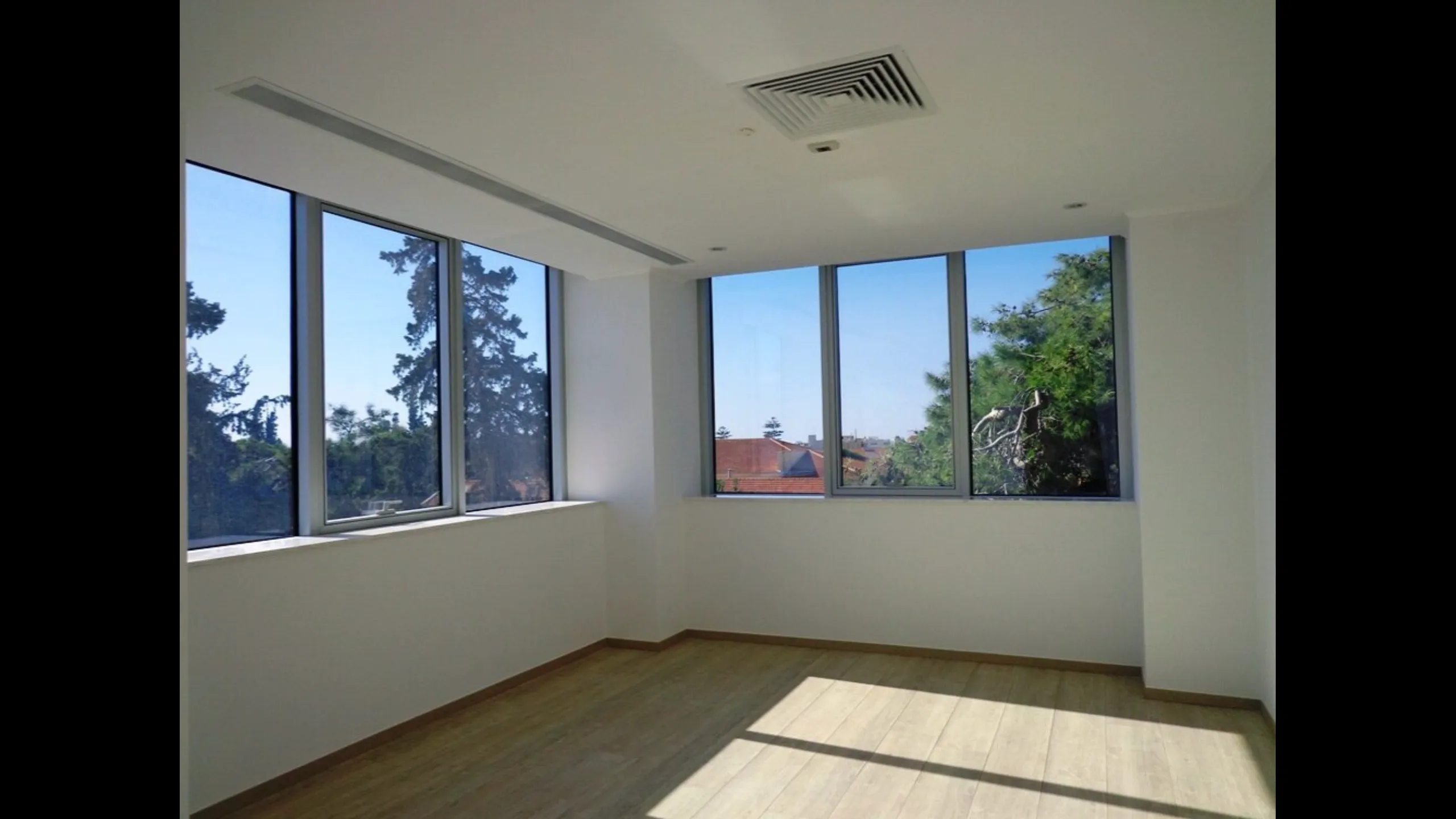 Stylish apartments, center of Paphos 4