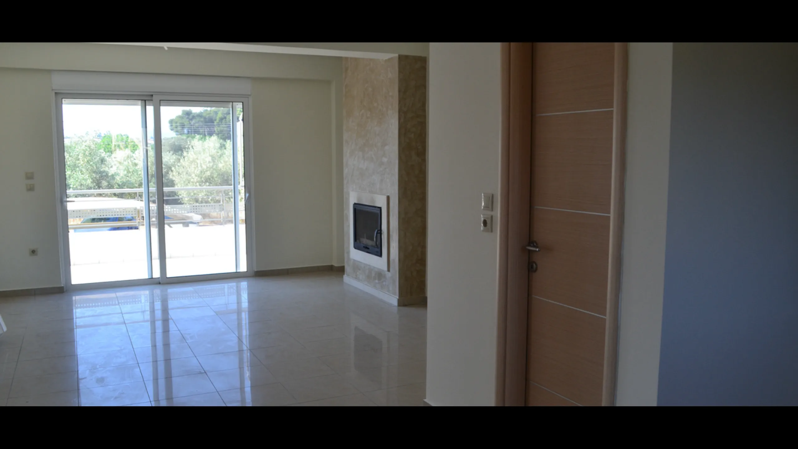 Мезонет в современном стиле, Лутраки 6