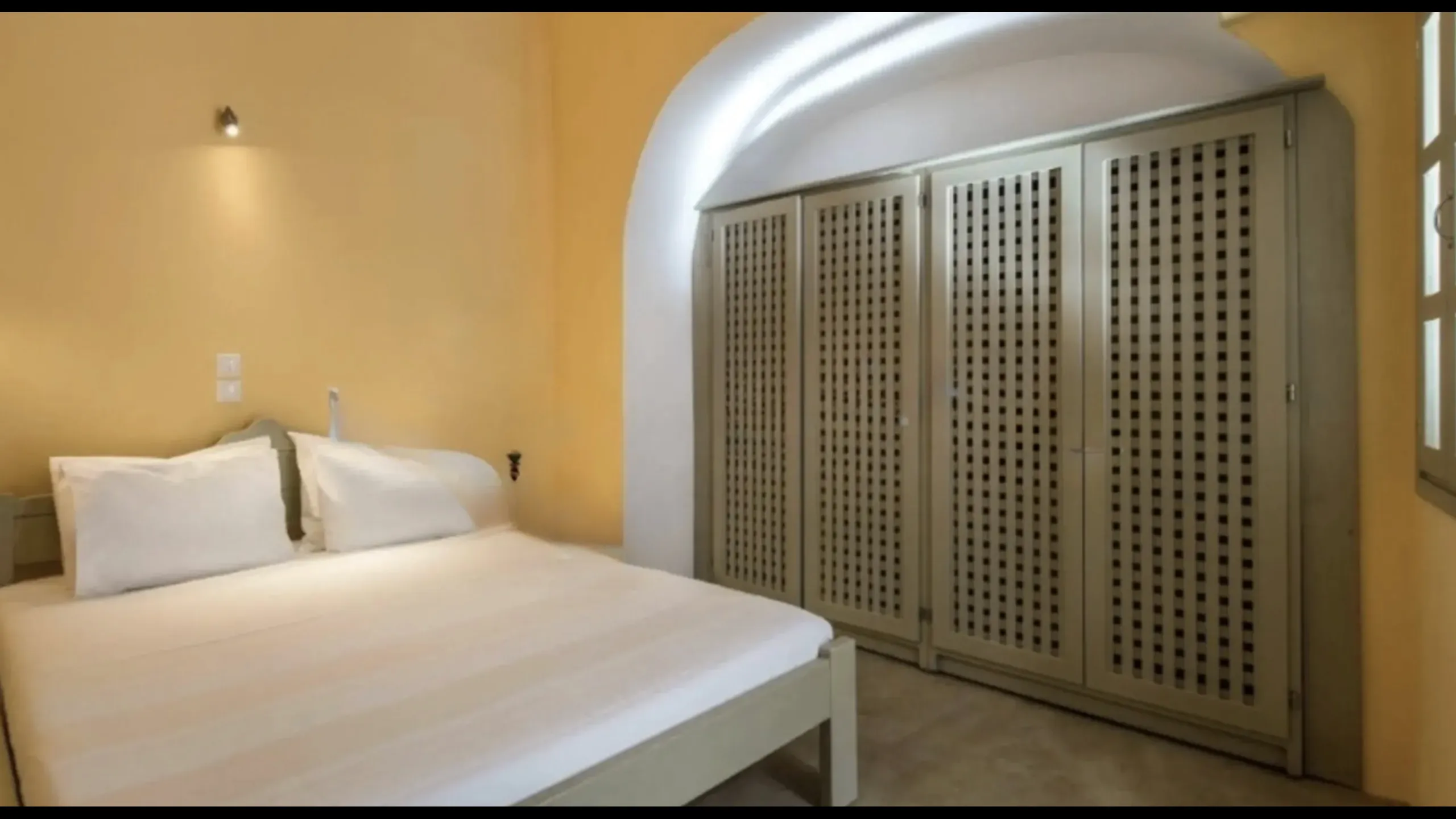 Elegant hotel, Thira, Santorini 9