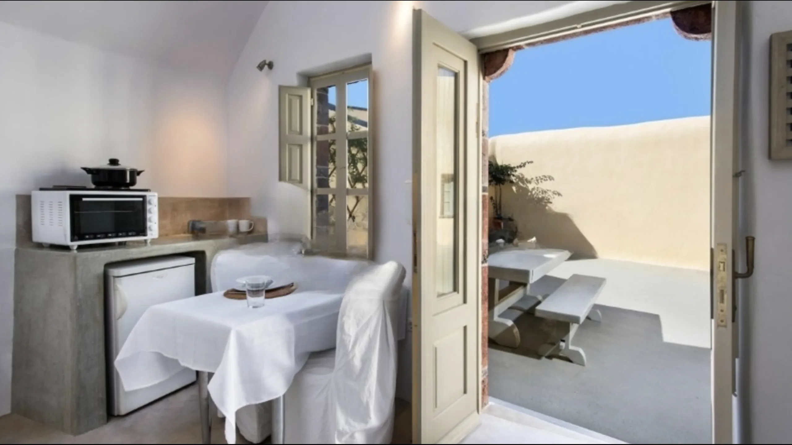 Elegant hotel, Thira, Santorini 4