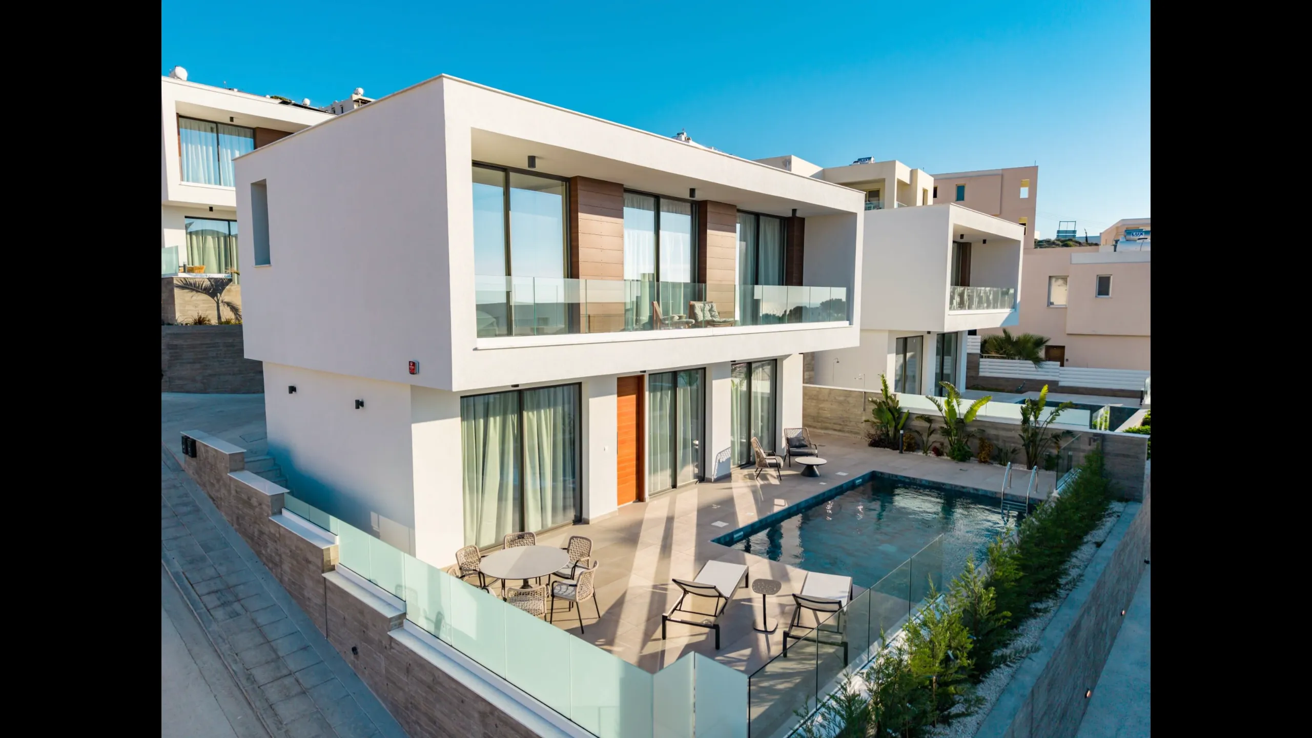 Large villas with 3 bedrooms, Chloraka, Paphos 1