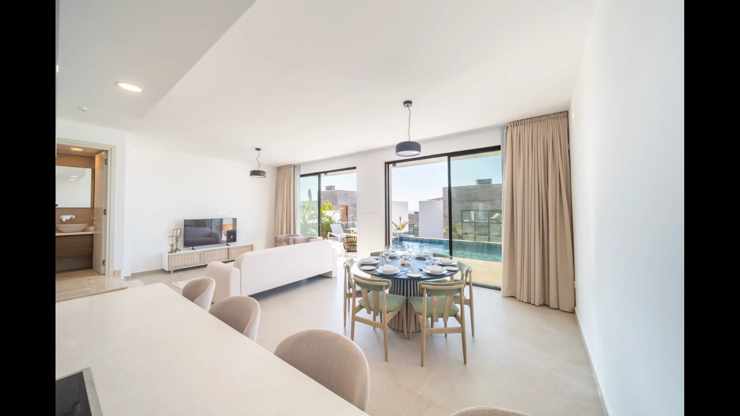 Large villas with 3 bedrooms, Chloraka, Paphos 12