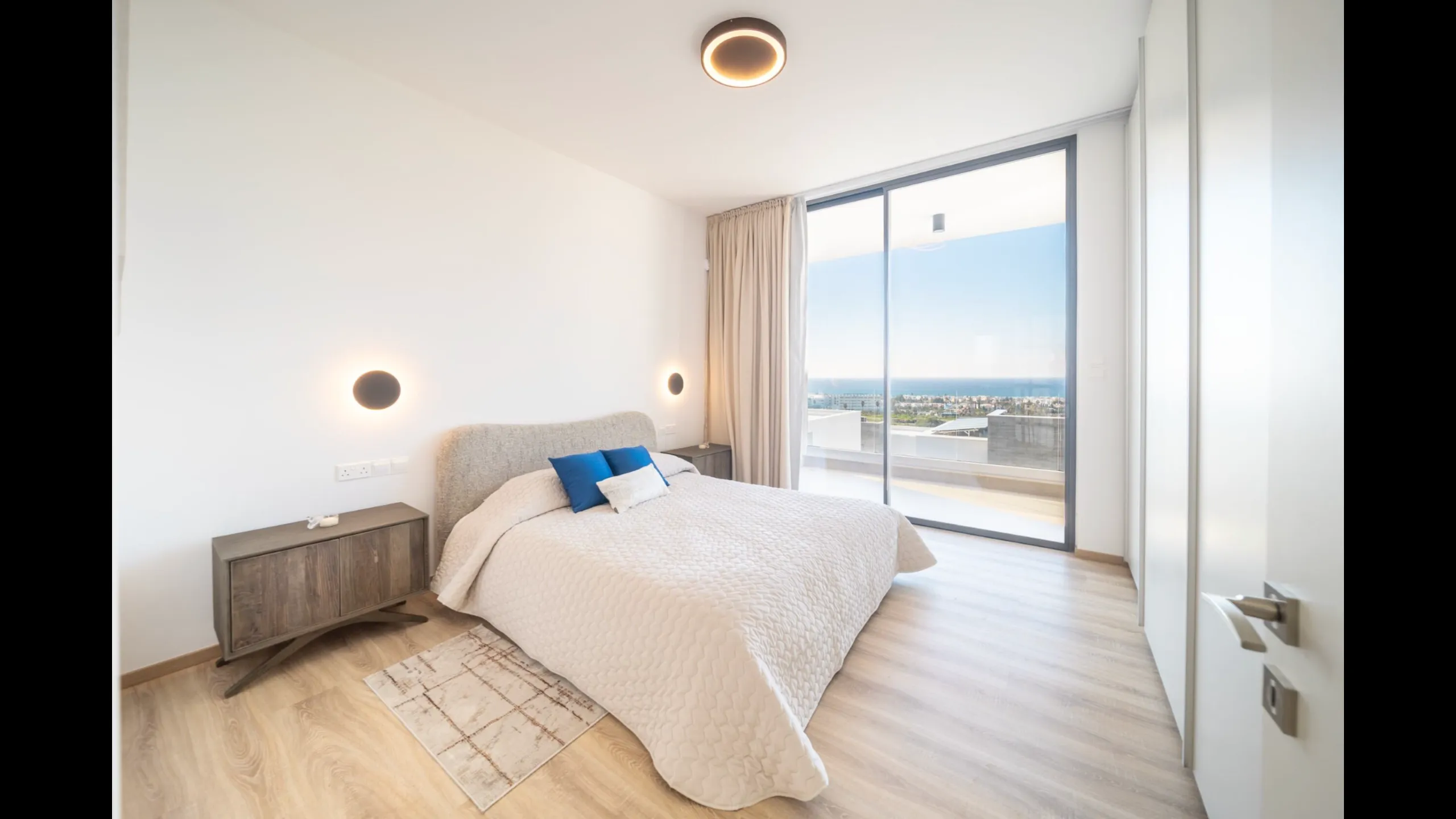 Large villas with 3 bedrooms, Chloraka, Paphos 17