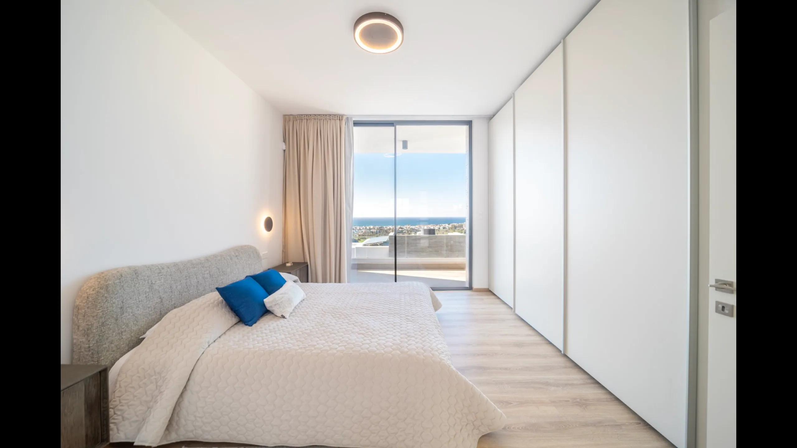 Large villas with 3 bedrooms, Chloraka, Paphos 16