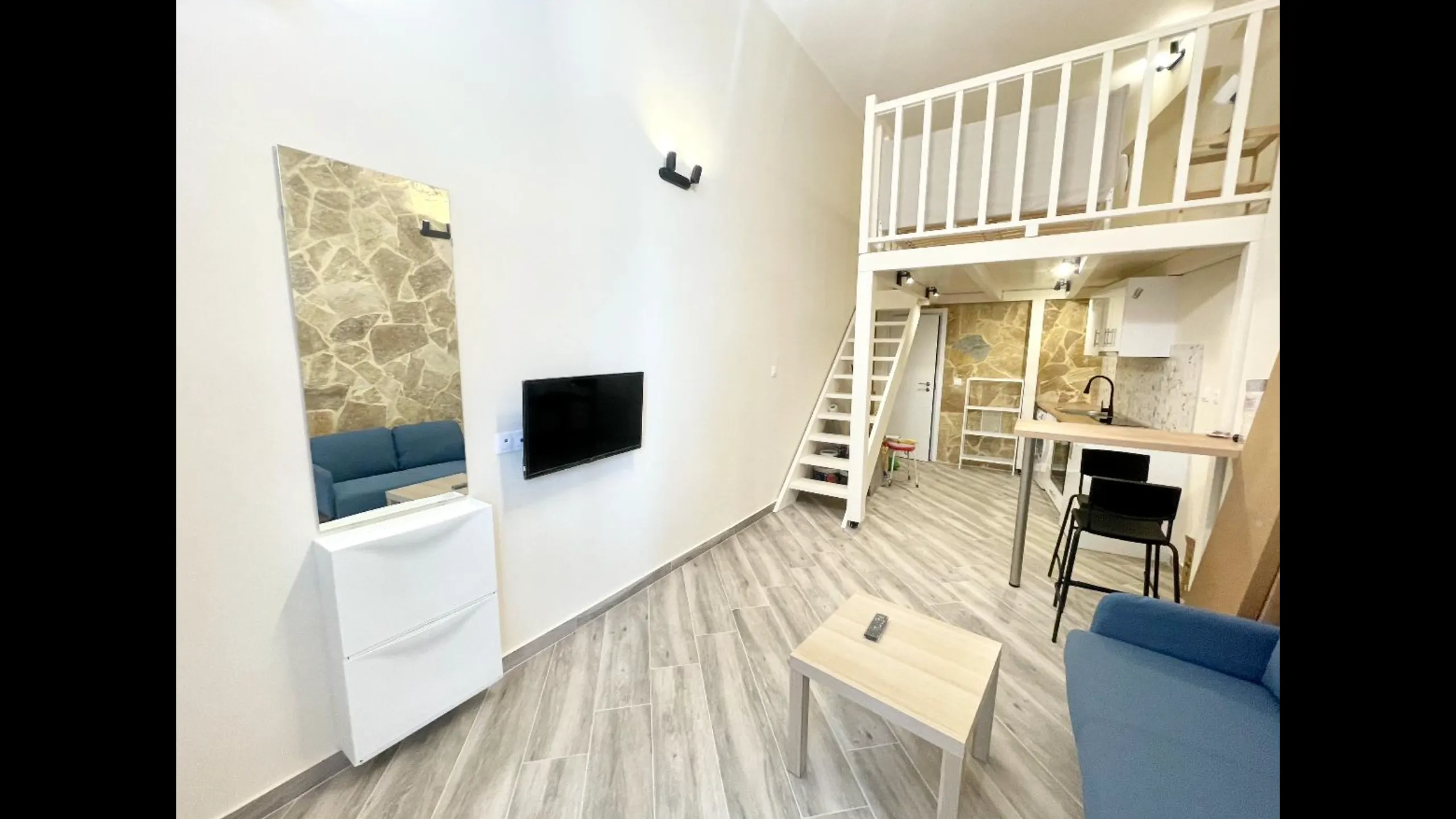 Стильные апартаменты с гарантированным доходом, Центральные Афины 1