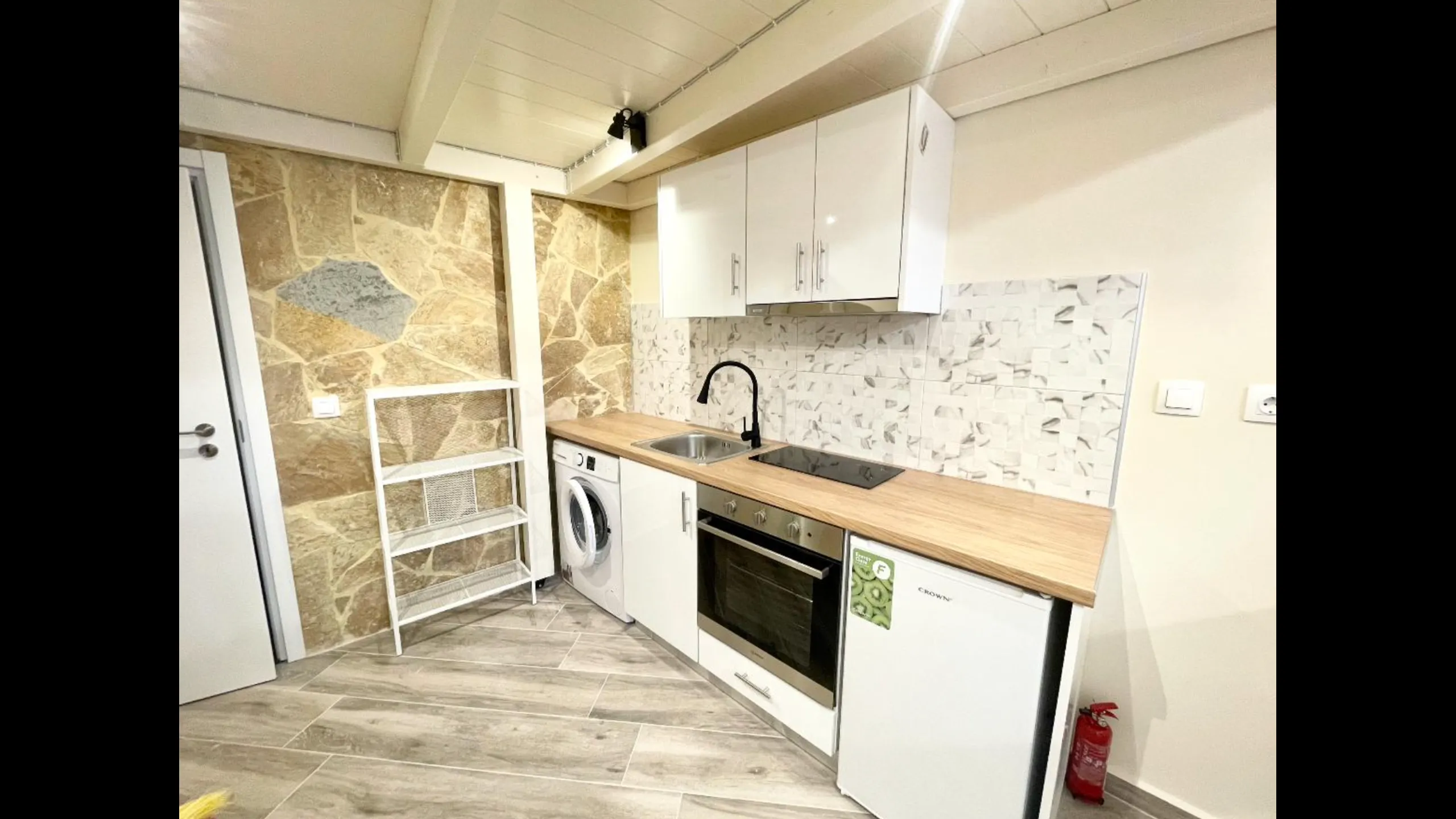 Стильные апартаменты с гарантированным доходом, Центральные Афины 5