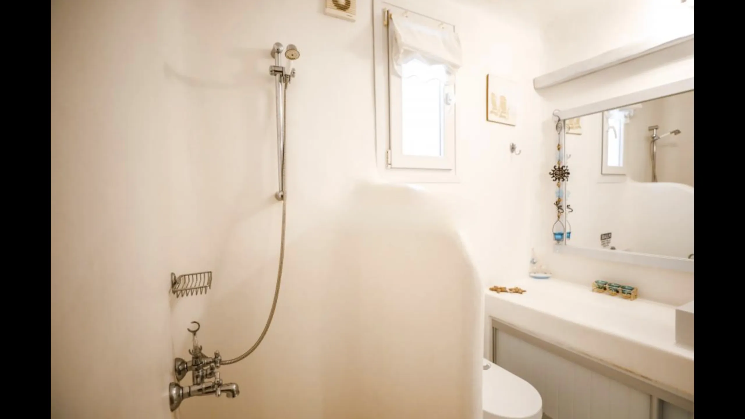 House in traditional style, Kalafati, Mykonos 10