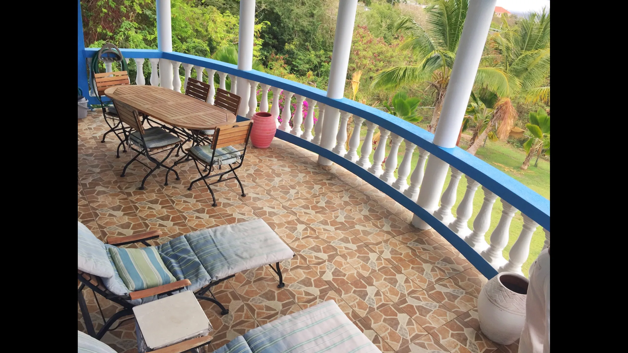 Villa in classical style, Frigate Bay, Basseterre 4