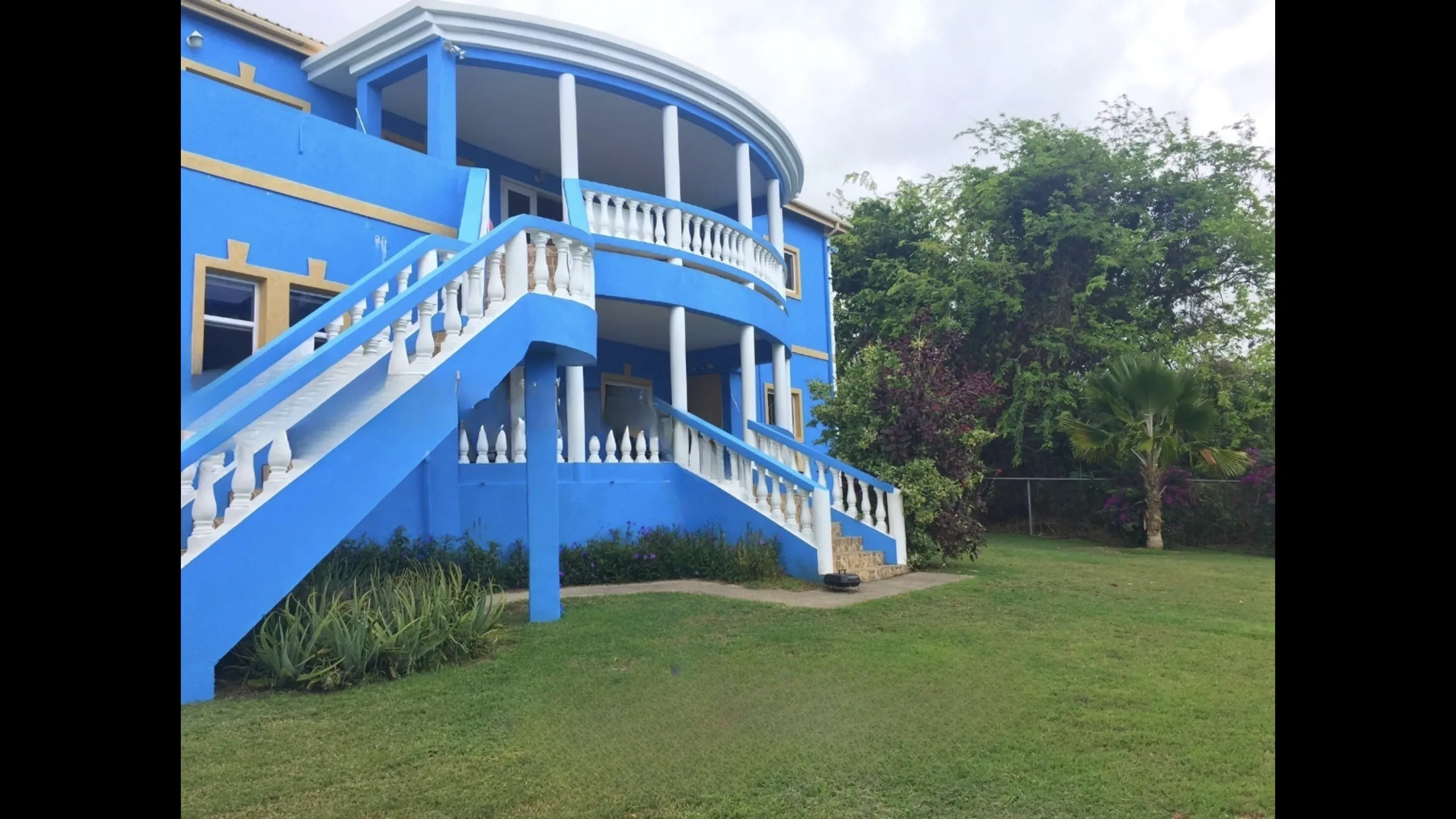 Villa in classical style, Frigate Bay, Basseterre 2