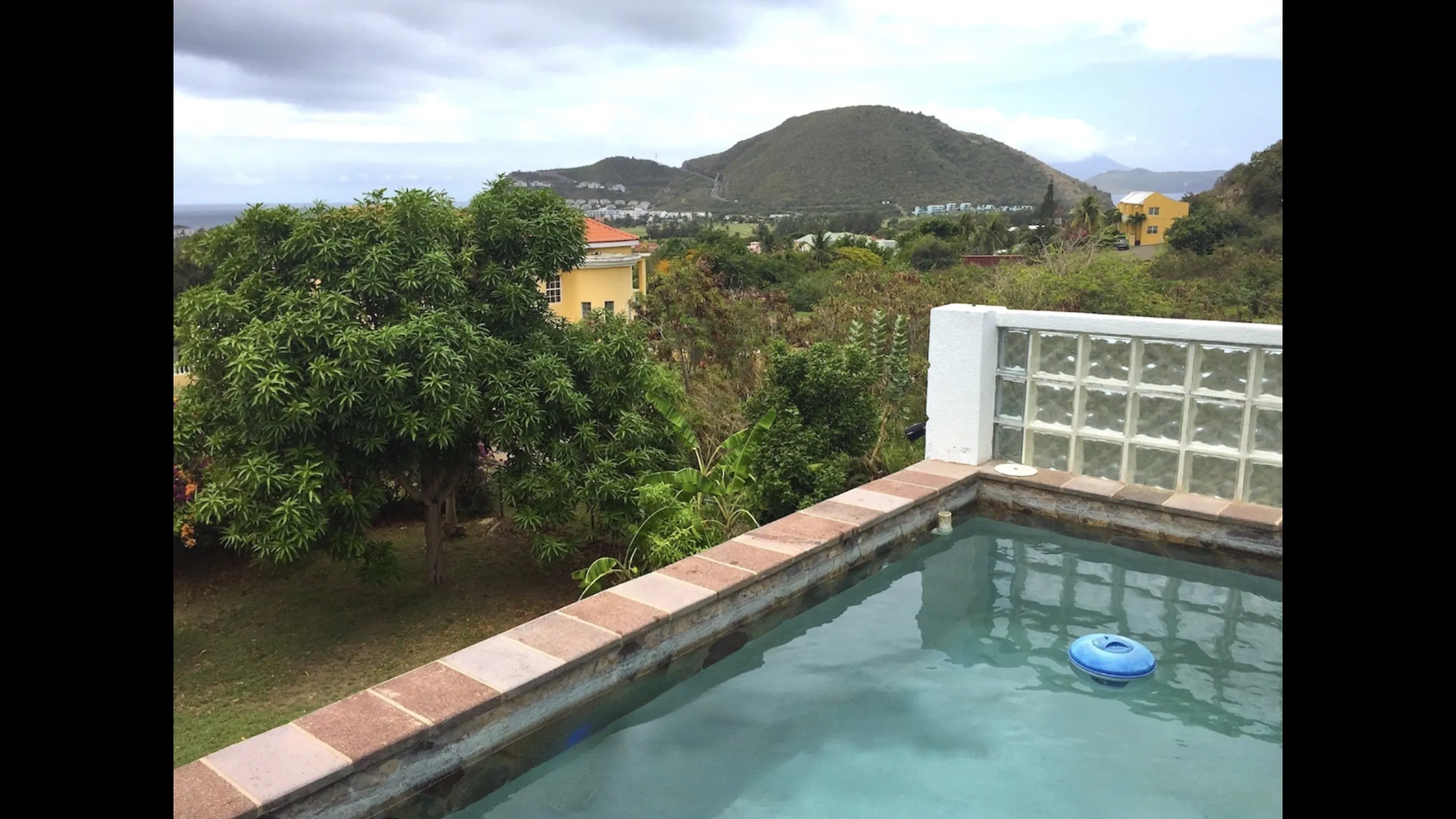 Villa in classical style, Frigate Bay, Basseterre 3