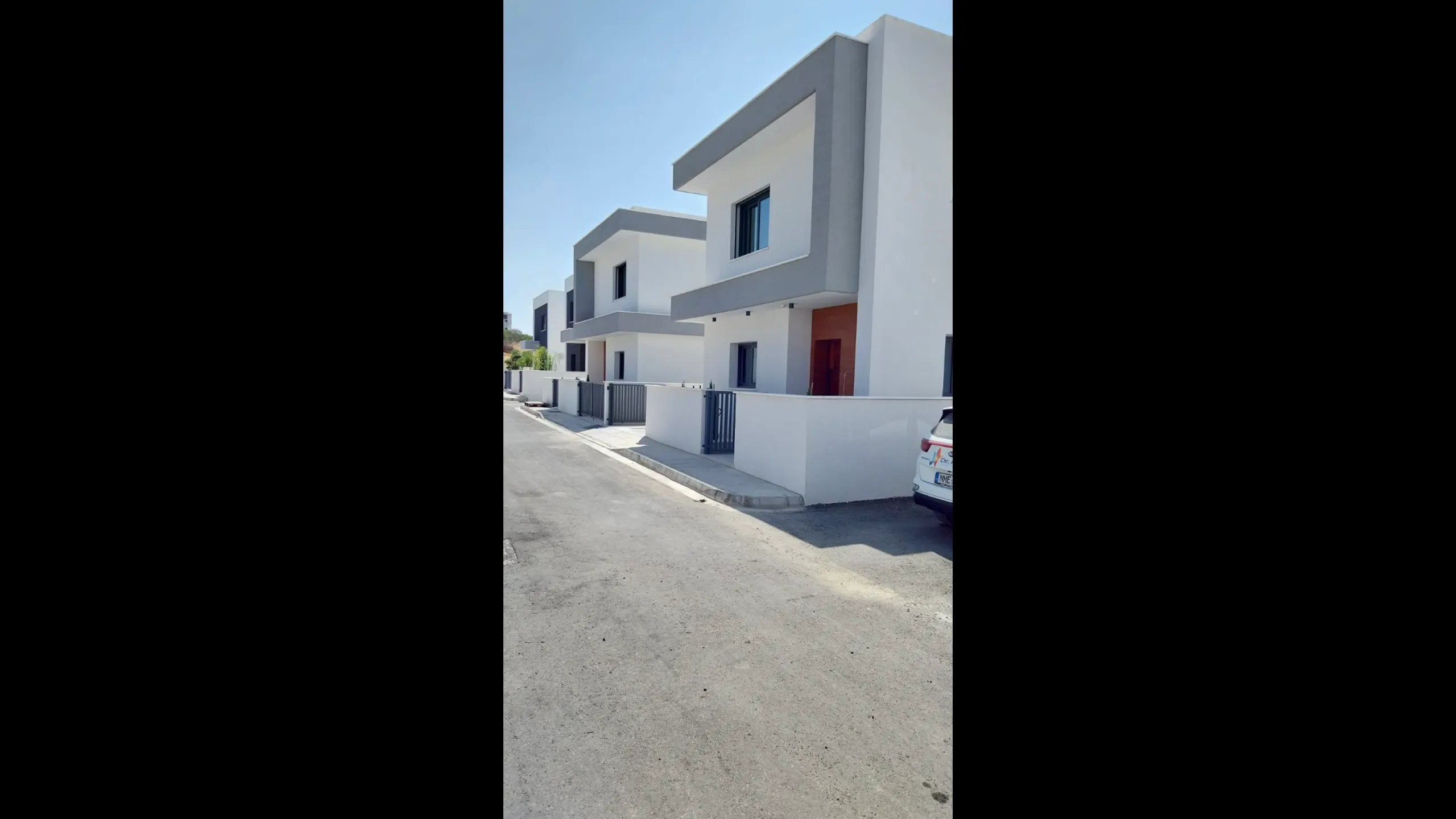 Sea view villa in a prestigious area of Limassol 3
