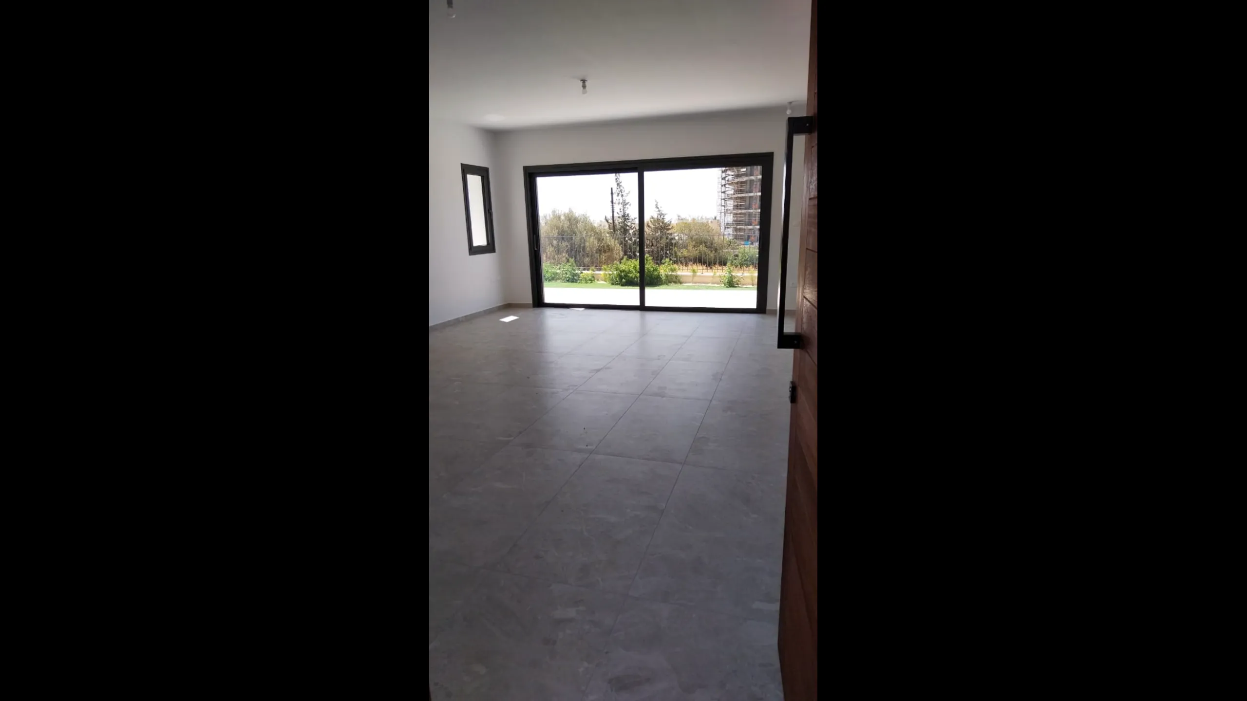 Sea view villa in a prestigious area of Limassol 8