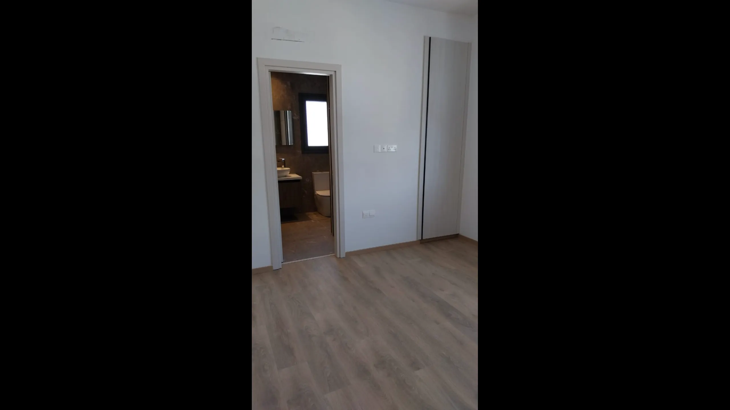 Sea view villa in a prestigious area of Limassol 14