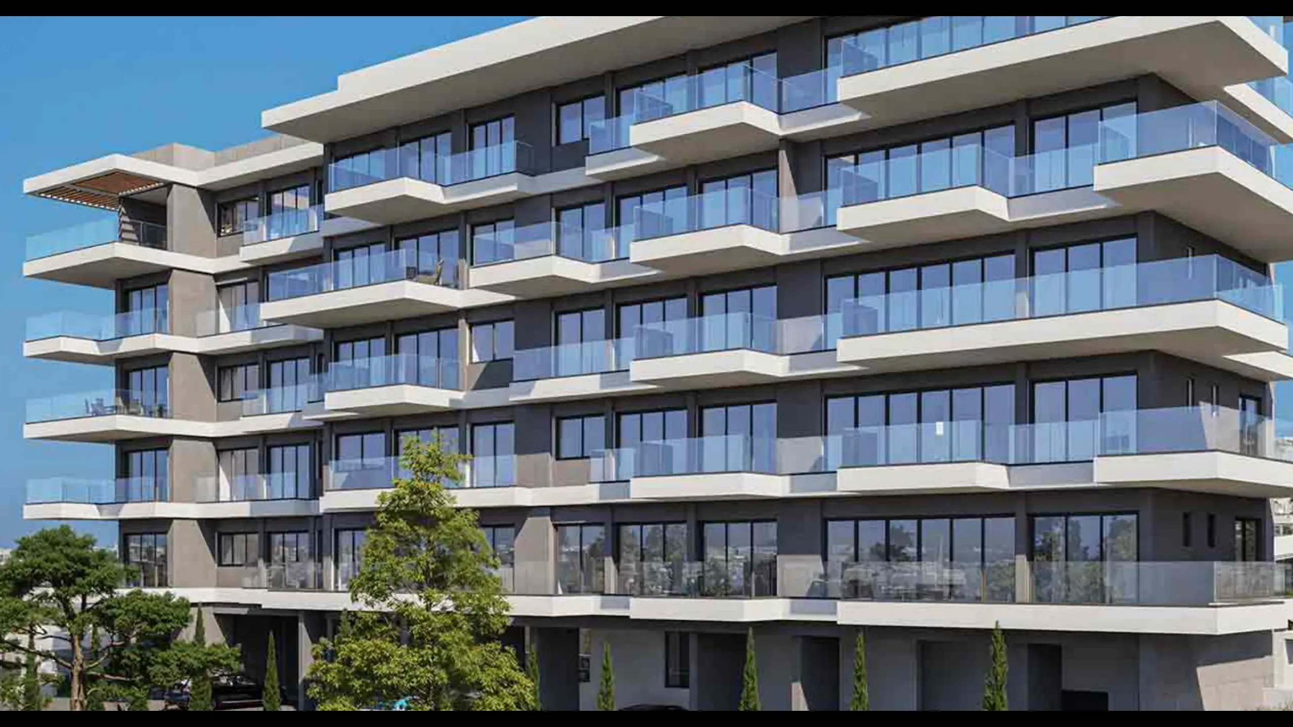 Apartments in a residence with a swimming pool in the center of Paphos 1