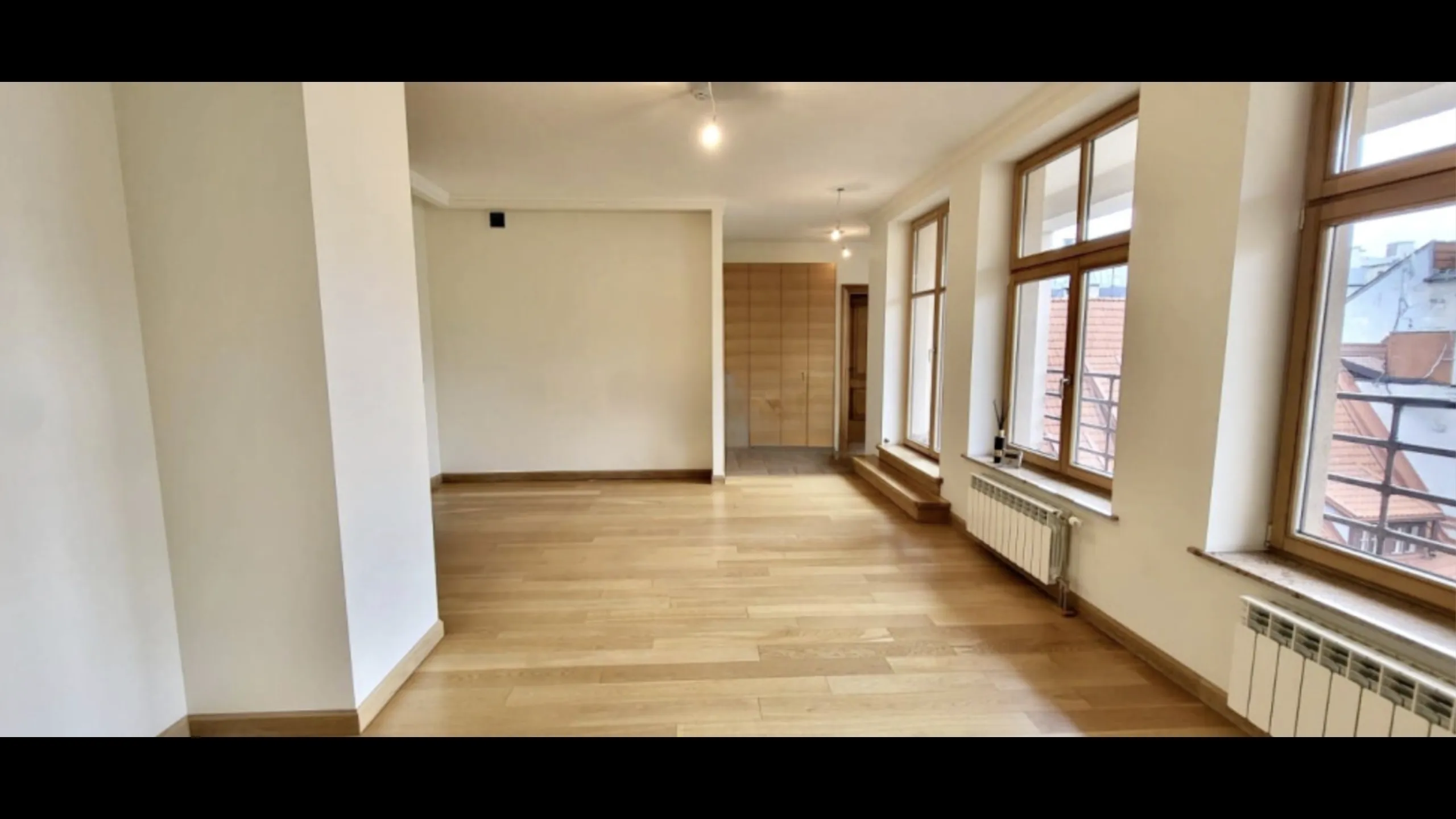 Classical apartments, historic center, Riga 8