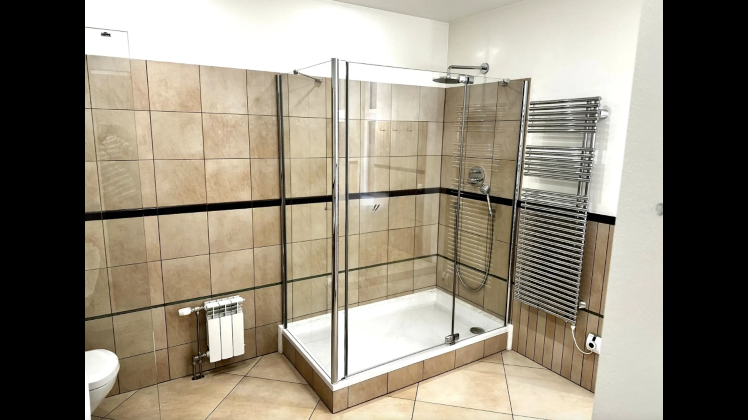 Classical apartments, historic center, Riga 13