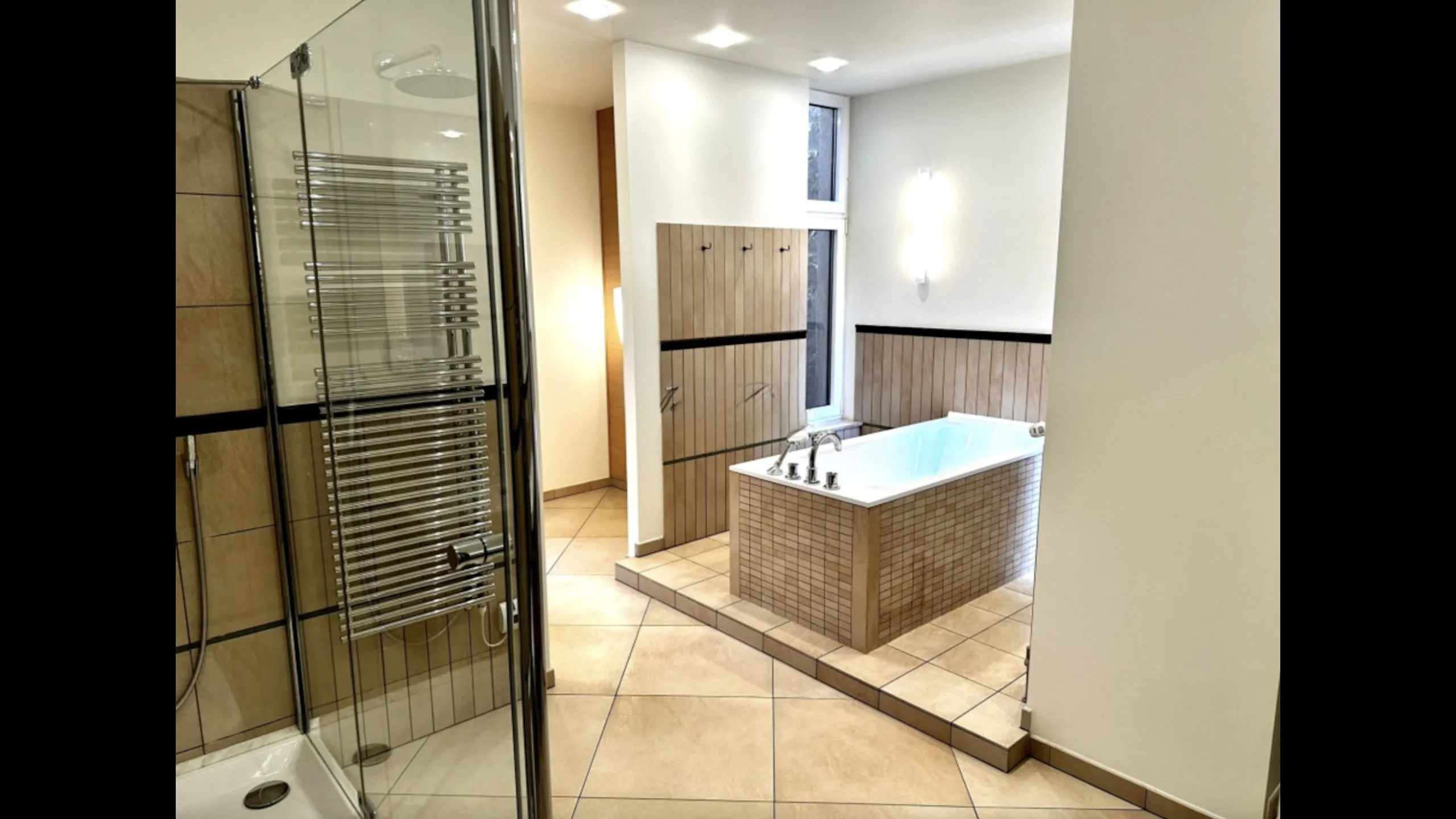 Classical apartments, historic center, Riga 9