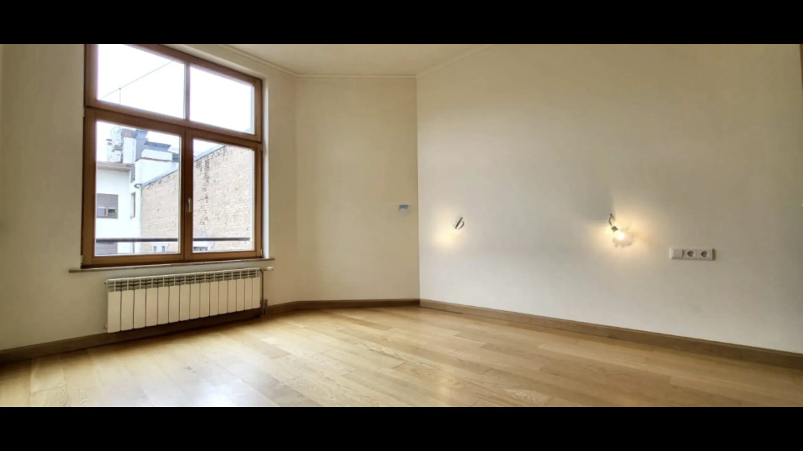 Classical apartments, historic center, Riga 6