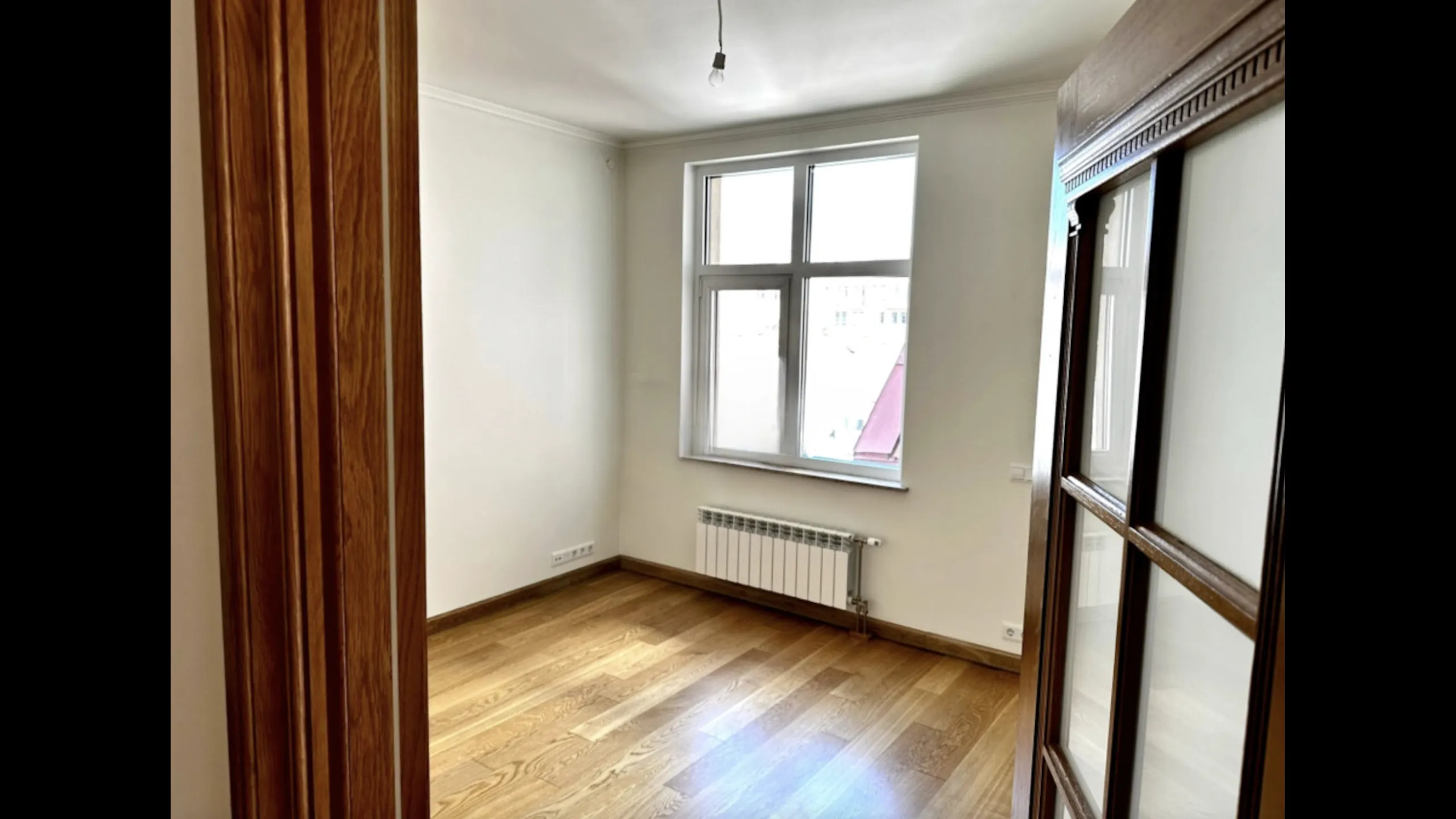 Classical apartments, historic center, Riga 4