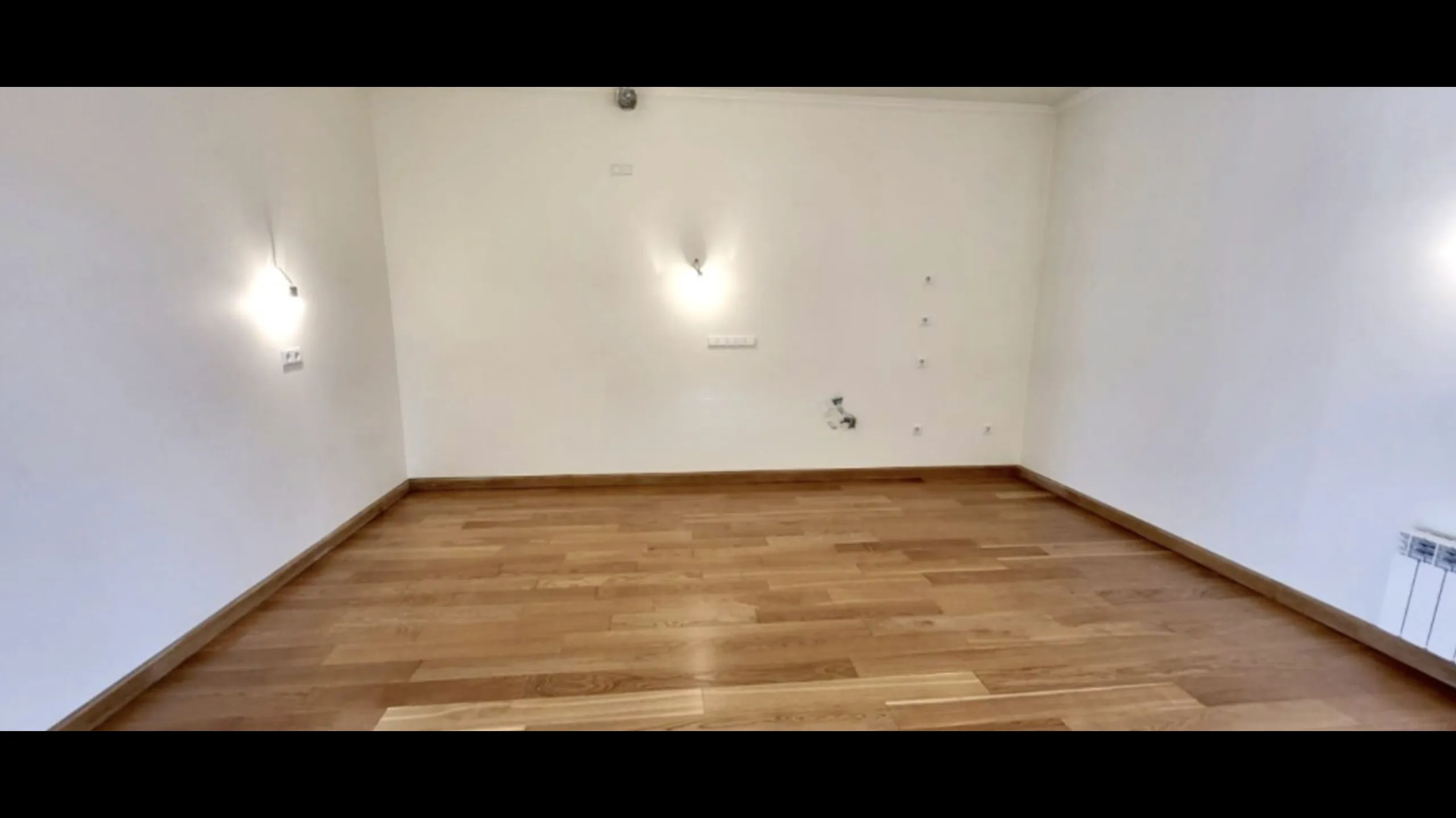 Classical apartments, historic center, Riga 10