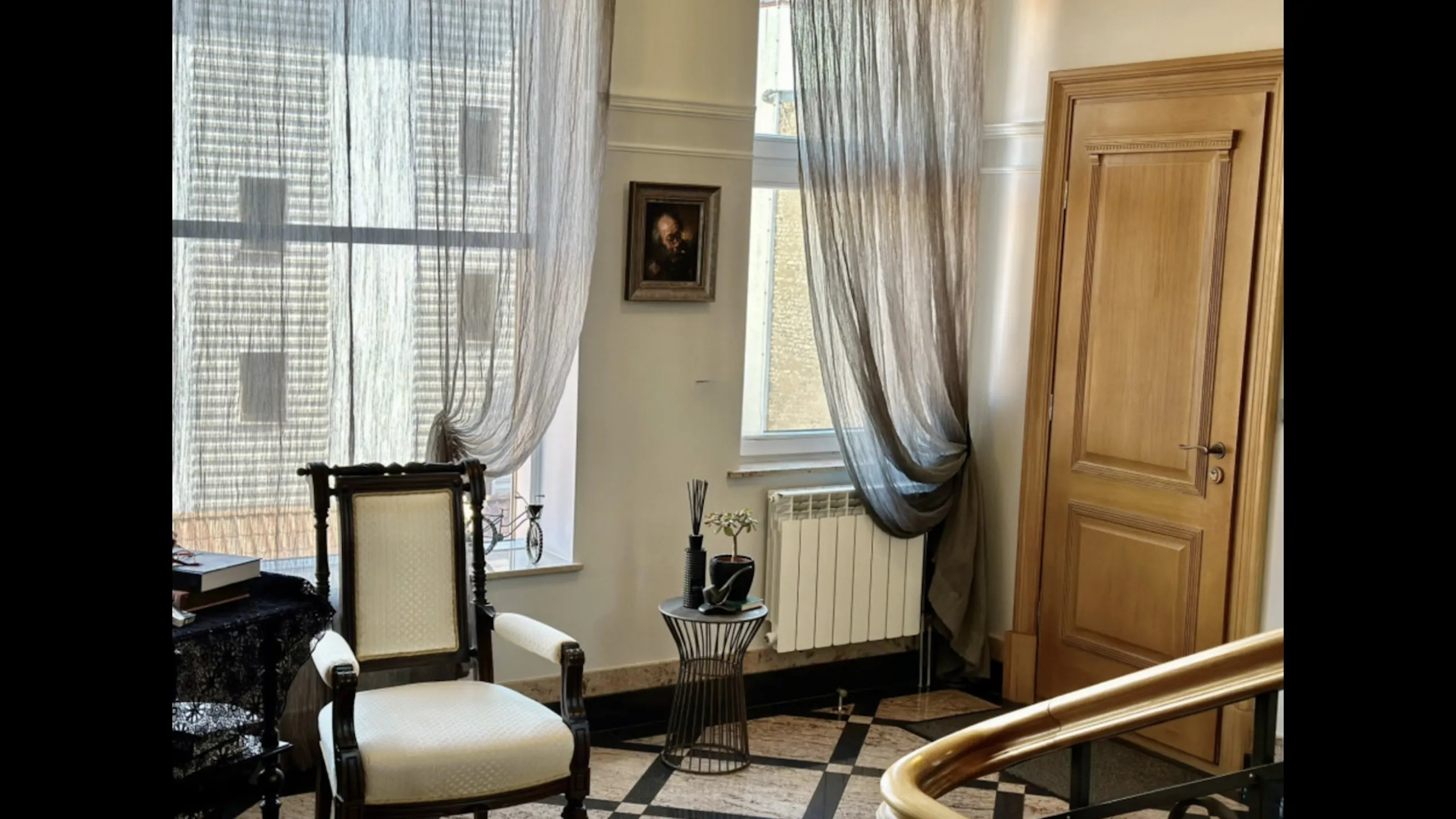 Classical apartments, historic center, Riga 15