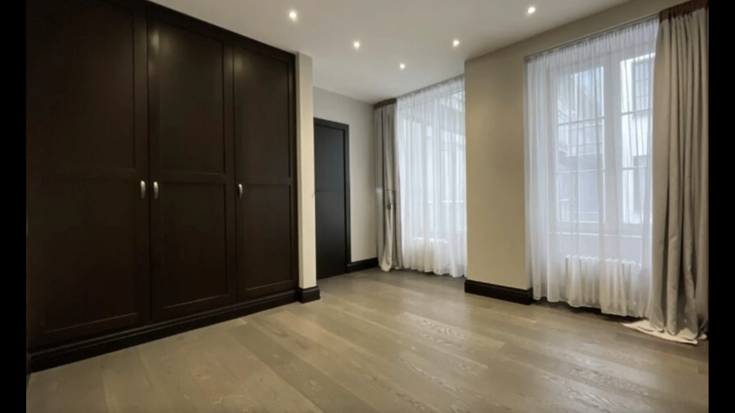 Elegant and stylish apartments, historical center, Riga 3