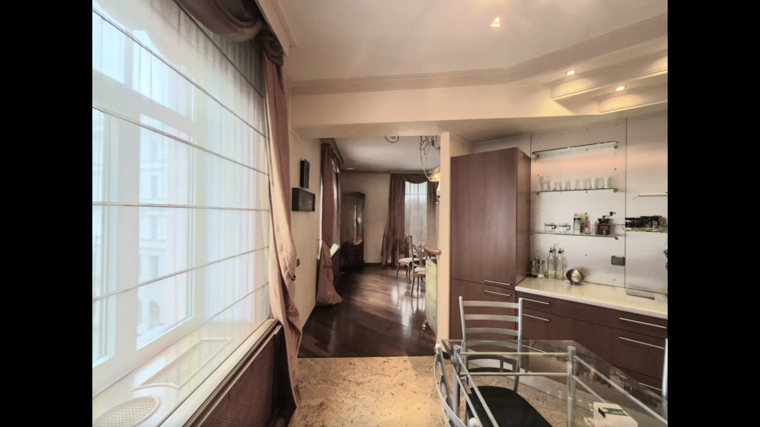 Elegant Apartments in classical style, historical center, Riga 6