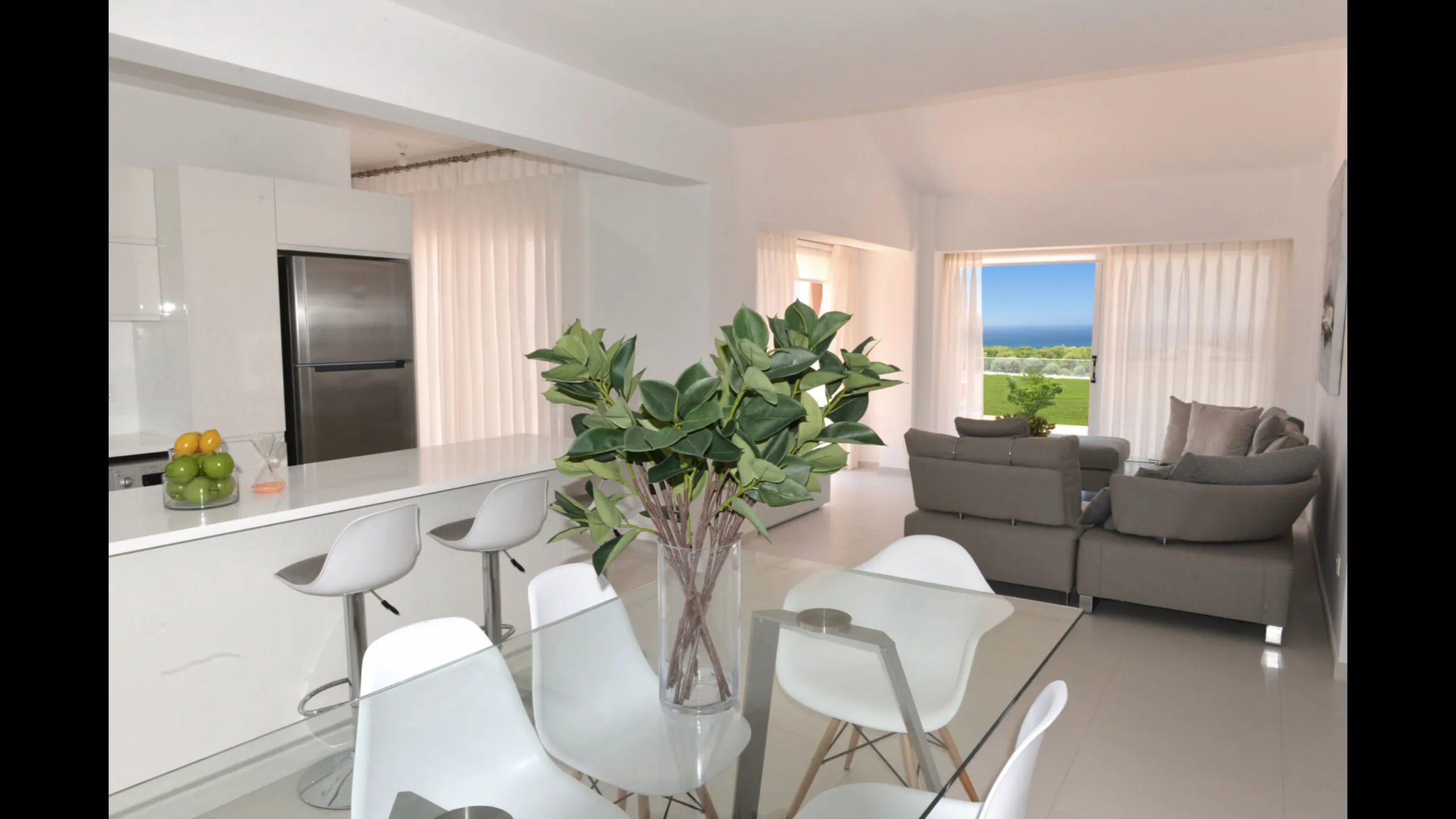 Апартаменты и виллы в прибрежной курортной резиденции на побережье 6