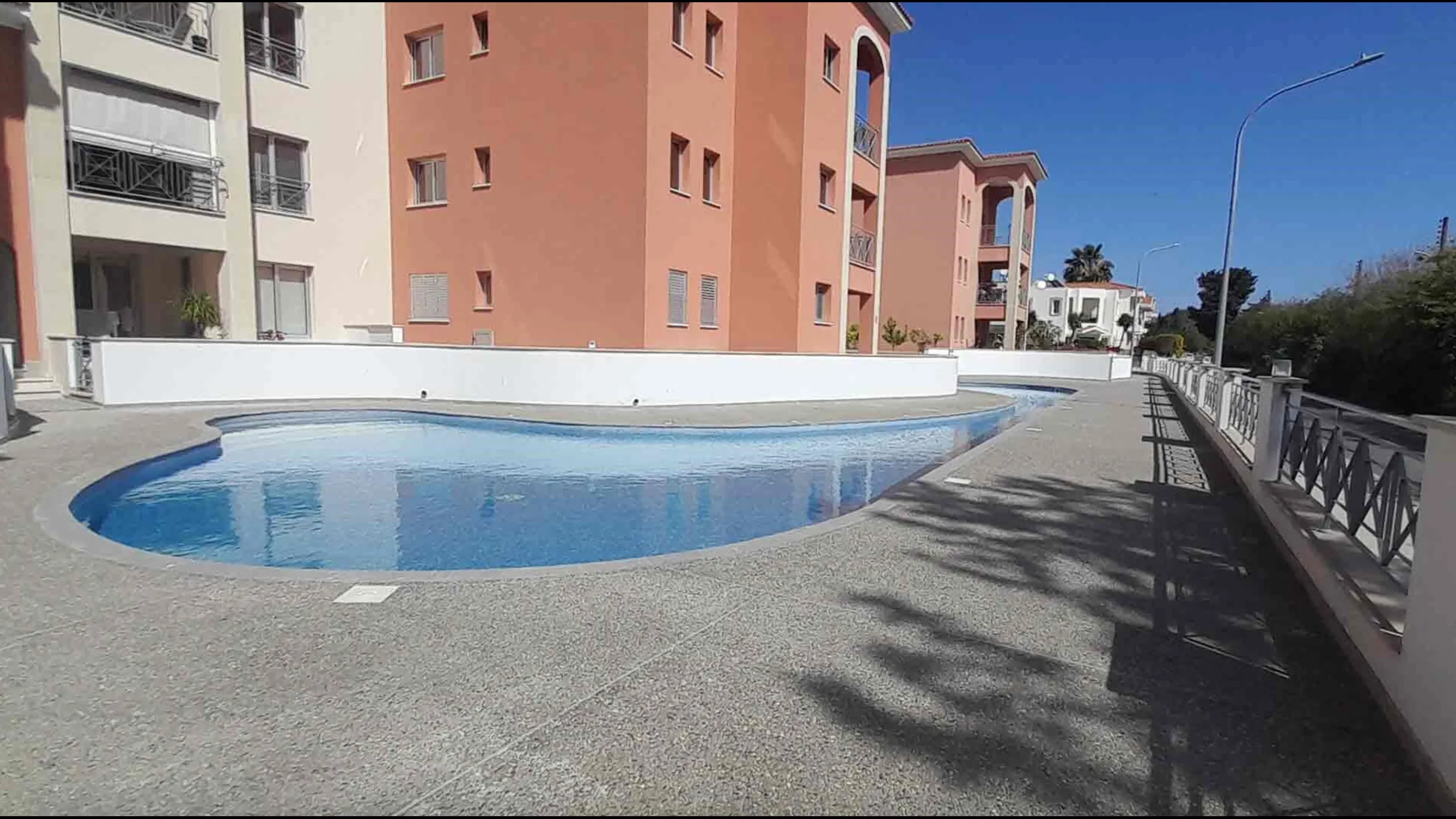 Элегантные и комфортные апартаменты, центр города, Пафос 2