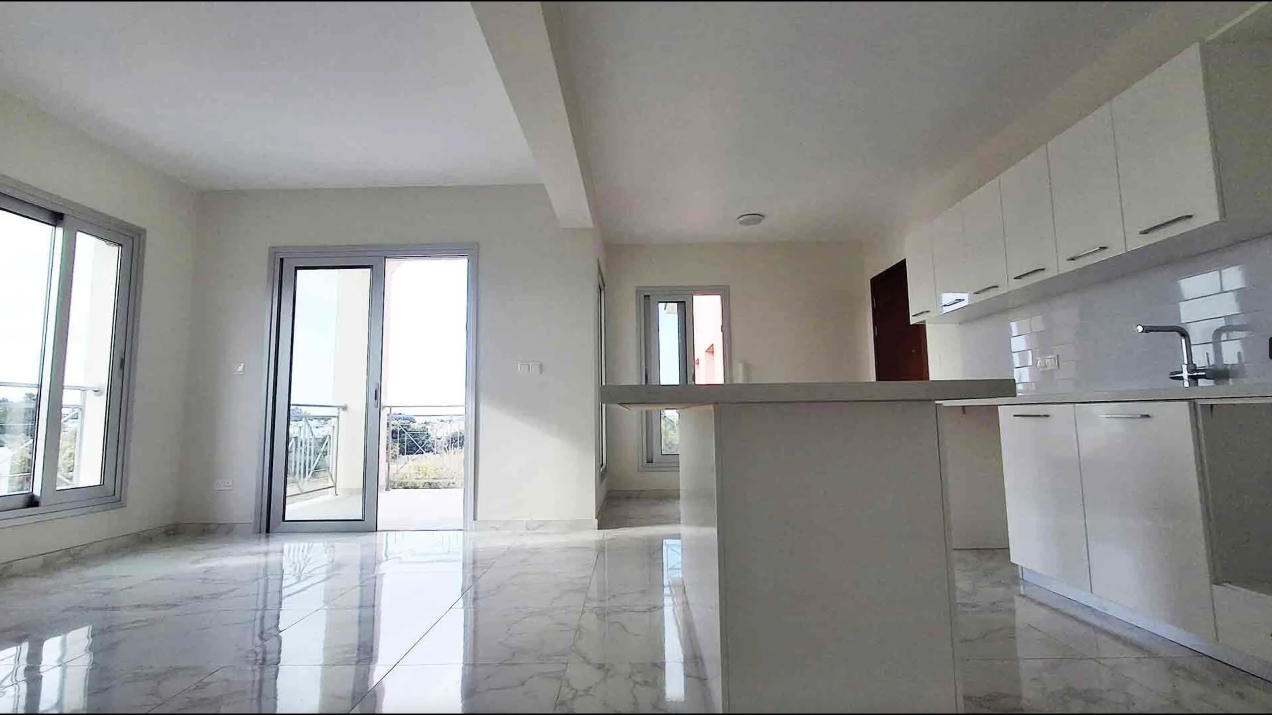 Элегантные и комфортные апартаменты, центр города, Пафос 14