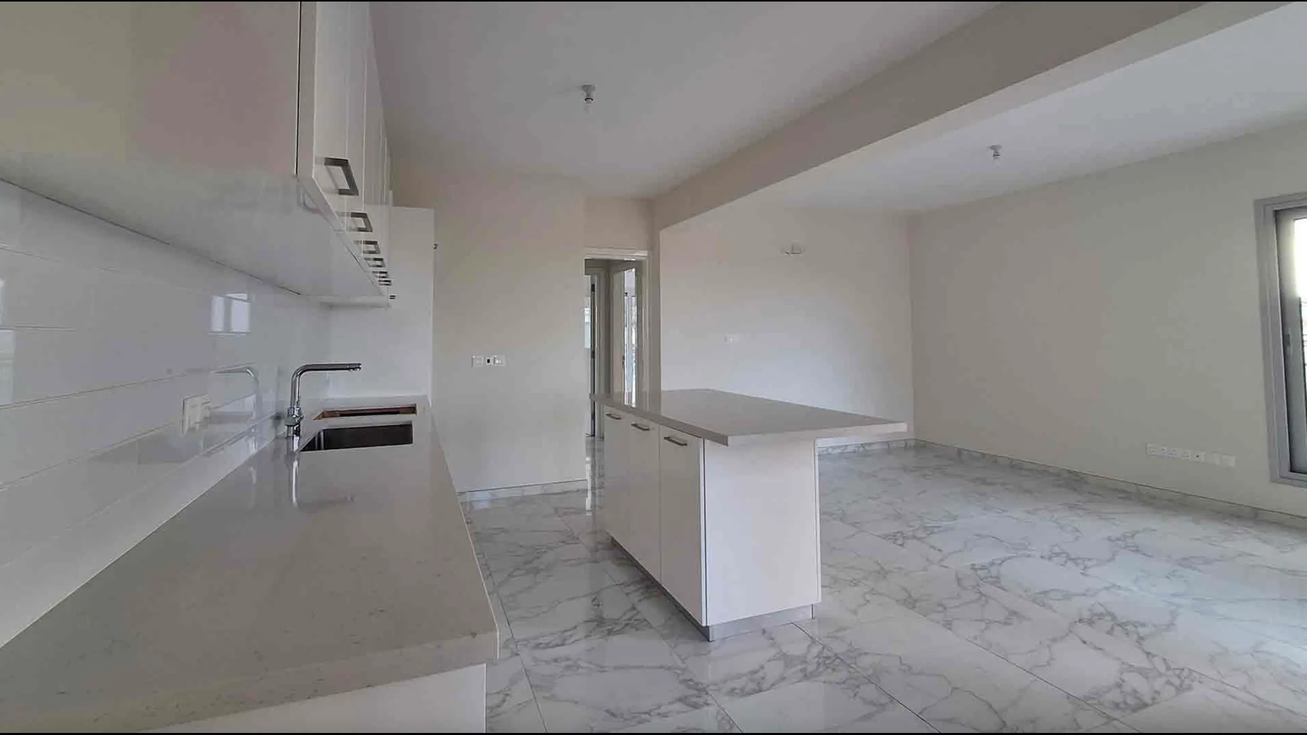 Элегантные и комфортные апартаменты, центр города, Пафос 9