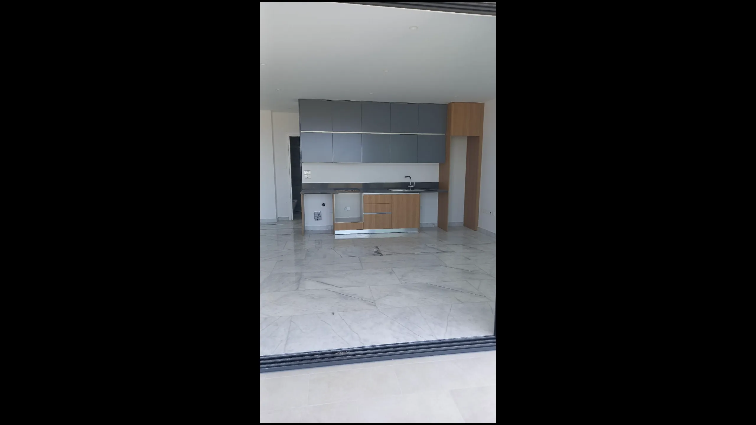 Apartments in a residential complex near the center of Paphos 6