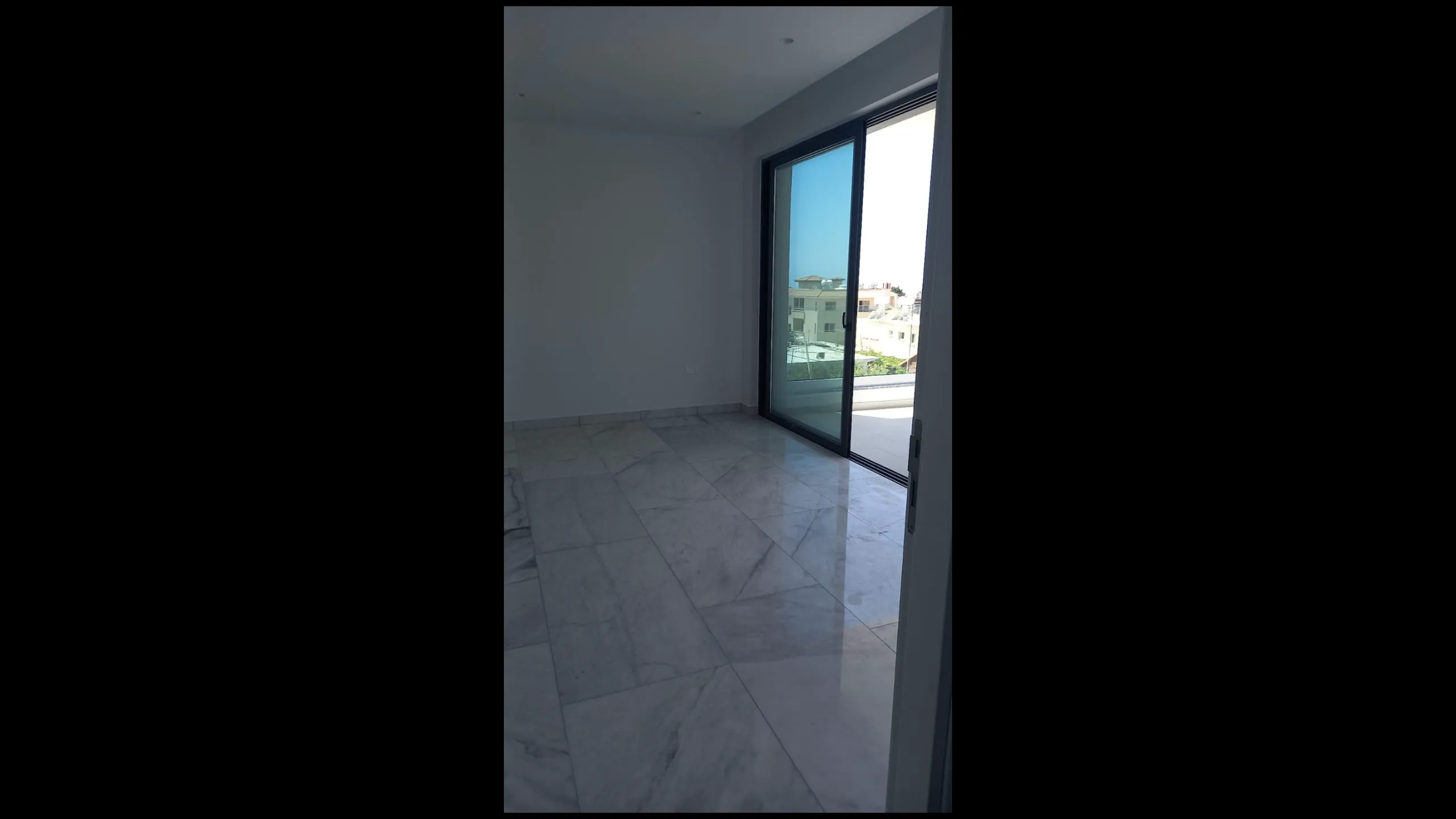 Apartments in a residential complex near the center of Paphos 4