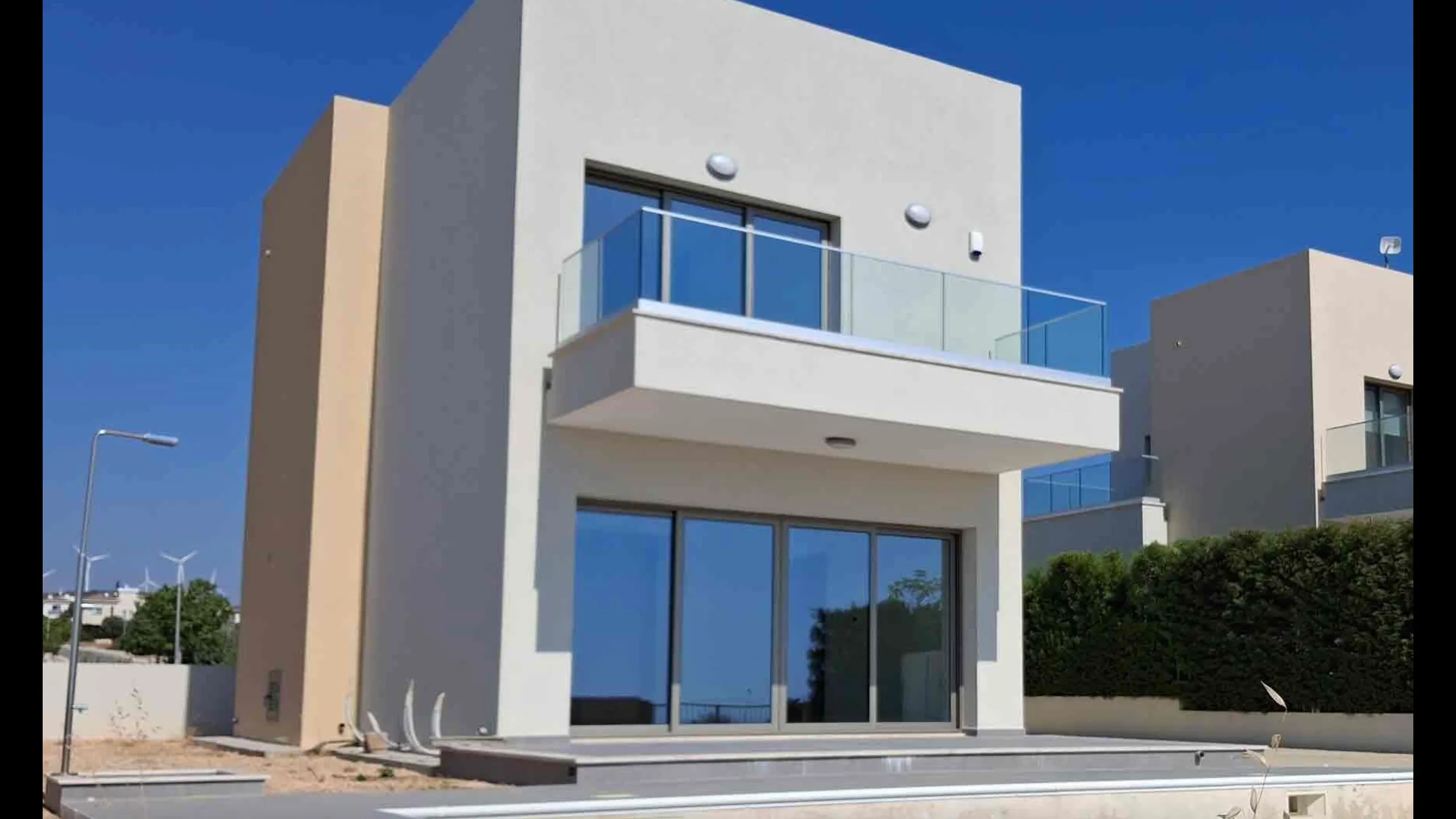 Stylish villas with pool and Mediterranean sea view 4