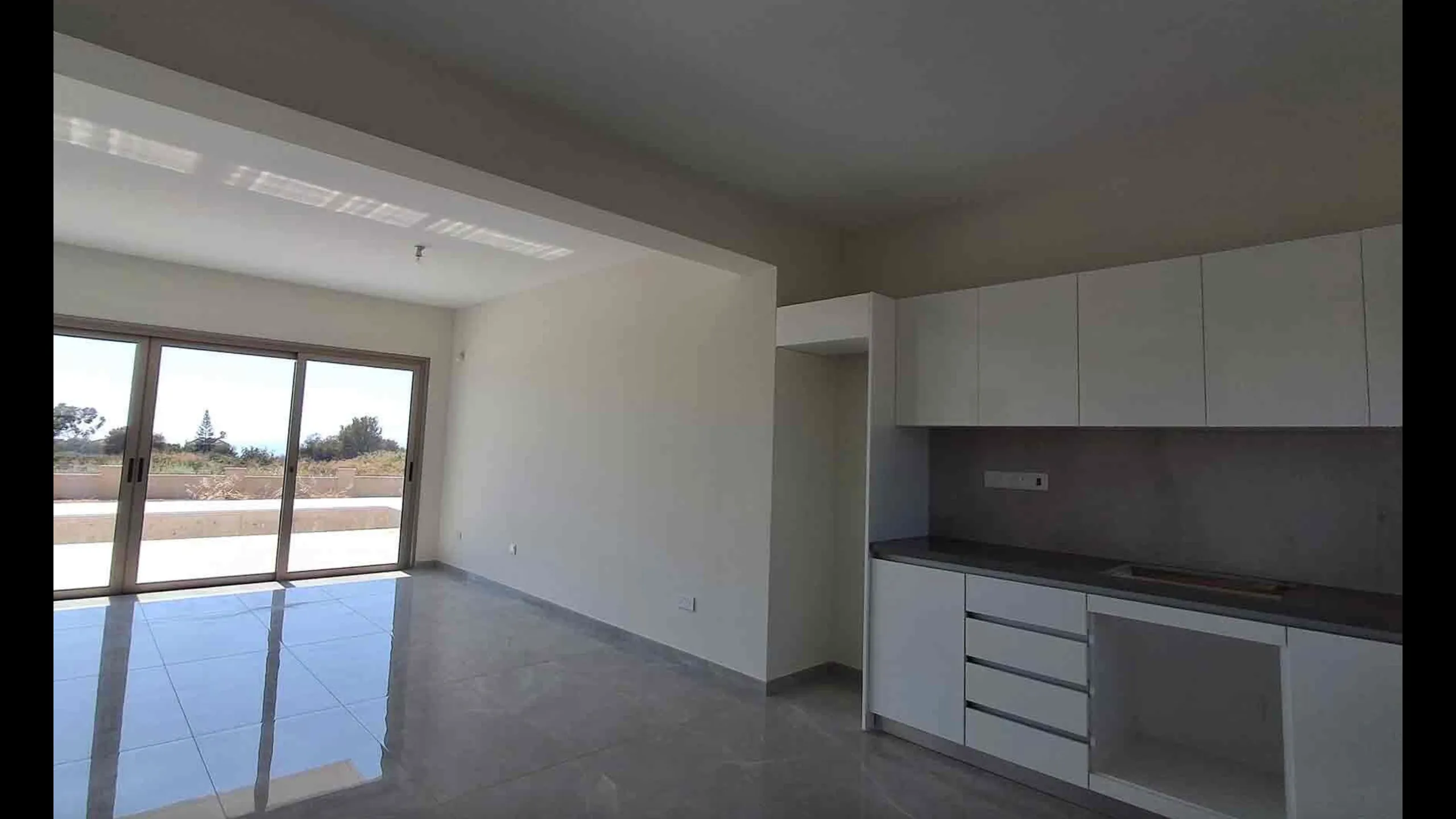 Stylish villas with pool and Mediterranean sea view 9