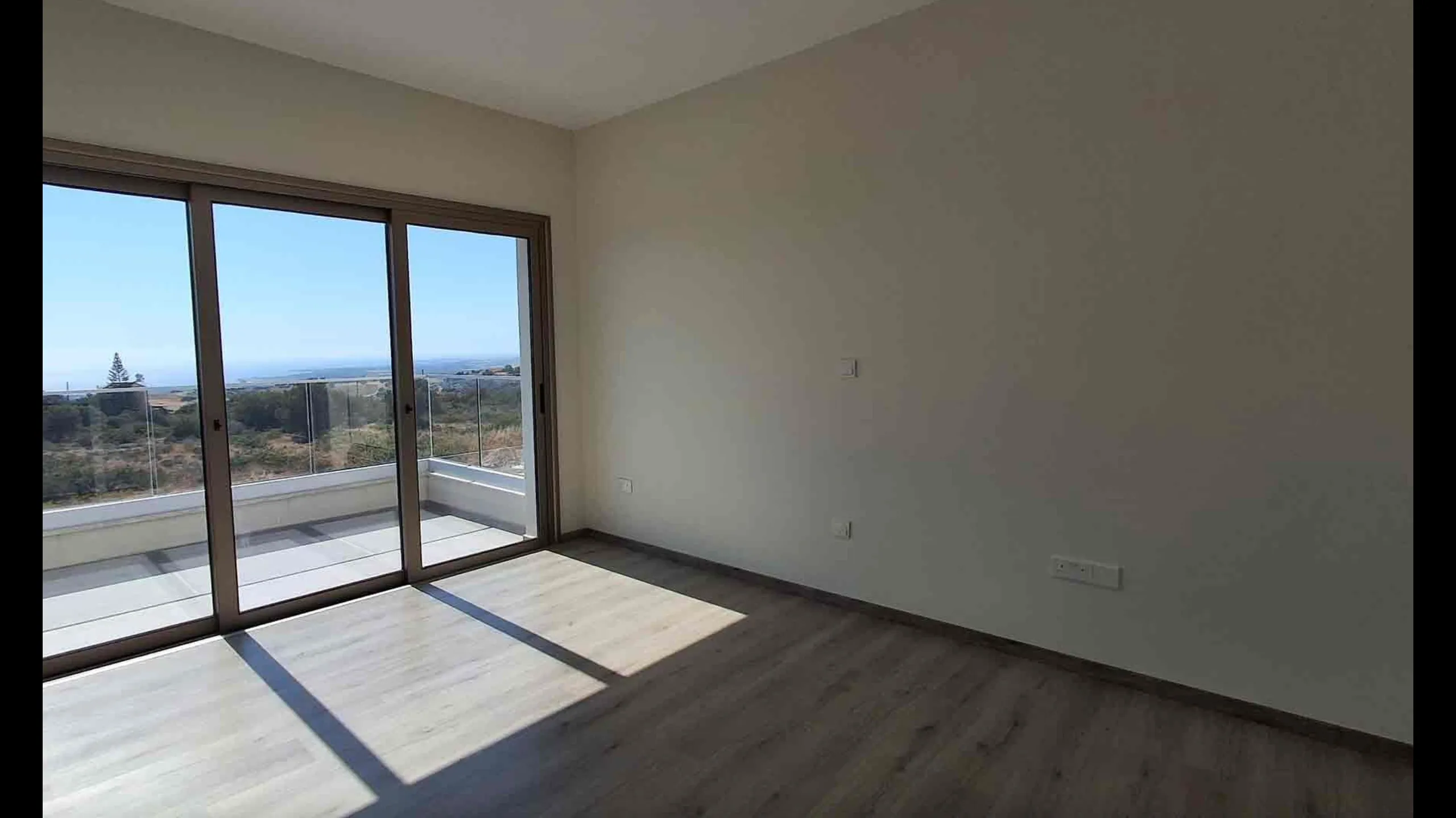 Stylish villas with pool and Mediterranean sea view 8