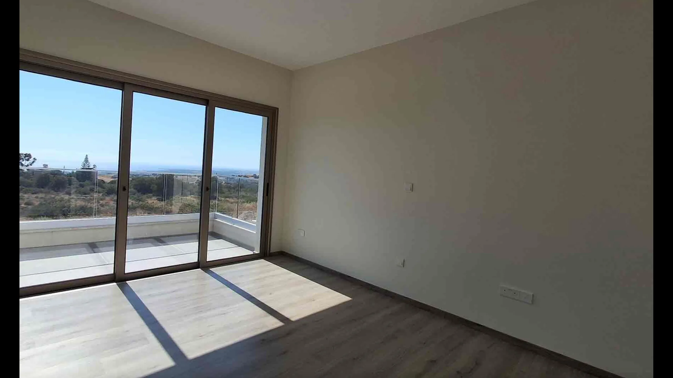 Stylish villas with pool and Mediterranean sea view 6