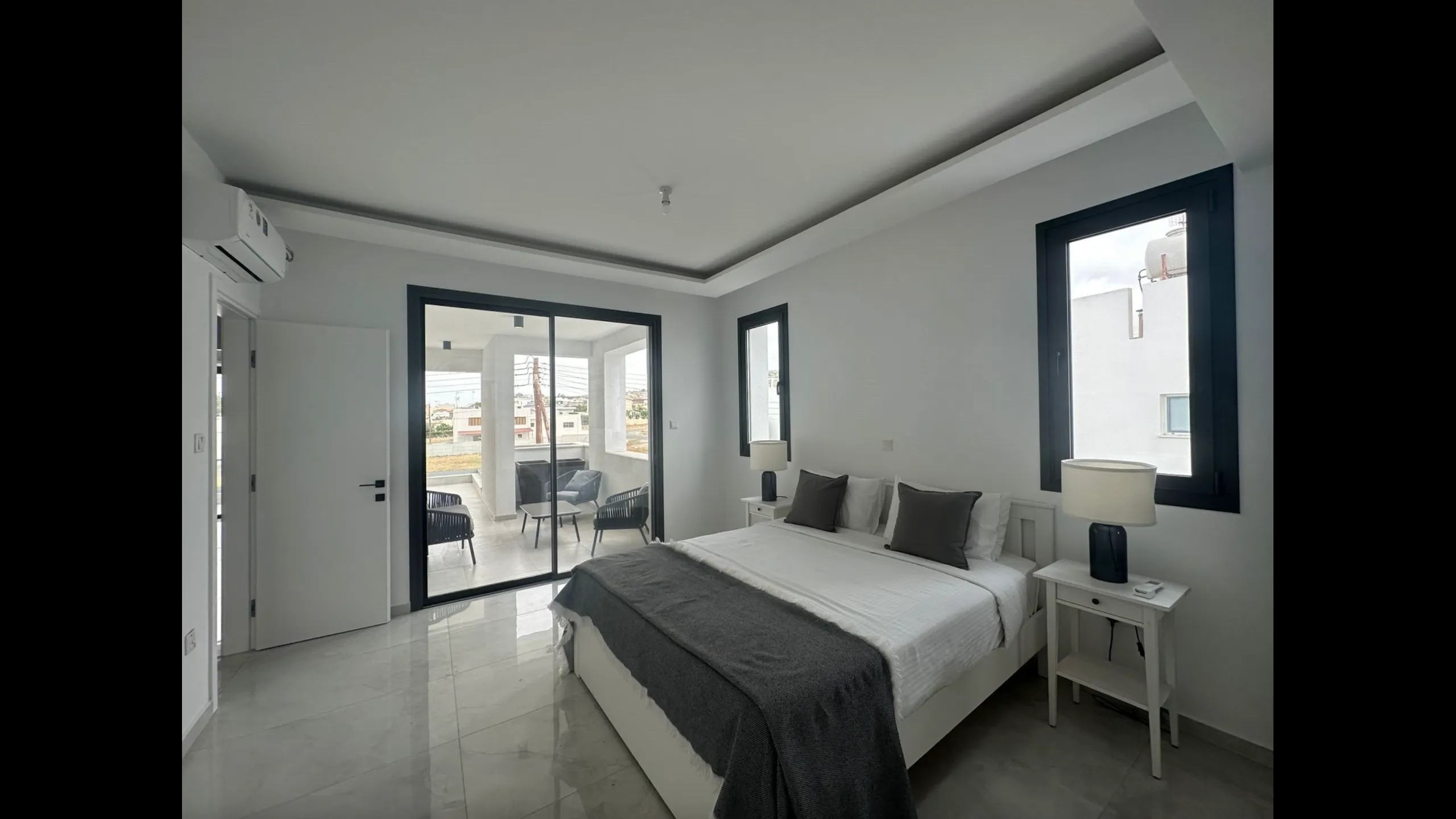 Modern villa with pool in a quiet area 15